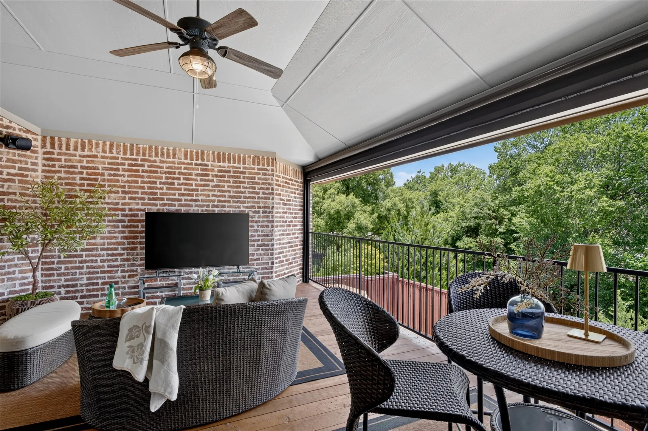 Single Family Residence For Sale in Collin County , 976 Rockport Lane, Allen, Texas 75013, 5 Bedroom, 5 Bathroom, 4 Garage spaces, 4,996 Sqft, built in 2014, mls#21325194, Real Estate Agent in Allen, Homes For Sale in Collin county, Homes For Sale in Allen, Realtor in Allen Texas, Real Estate Brokerage Independent Realty Texas, Luminita Cordes Realtor