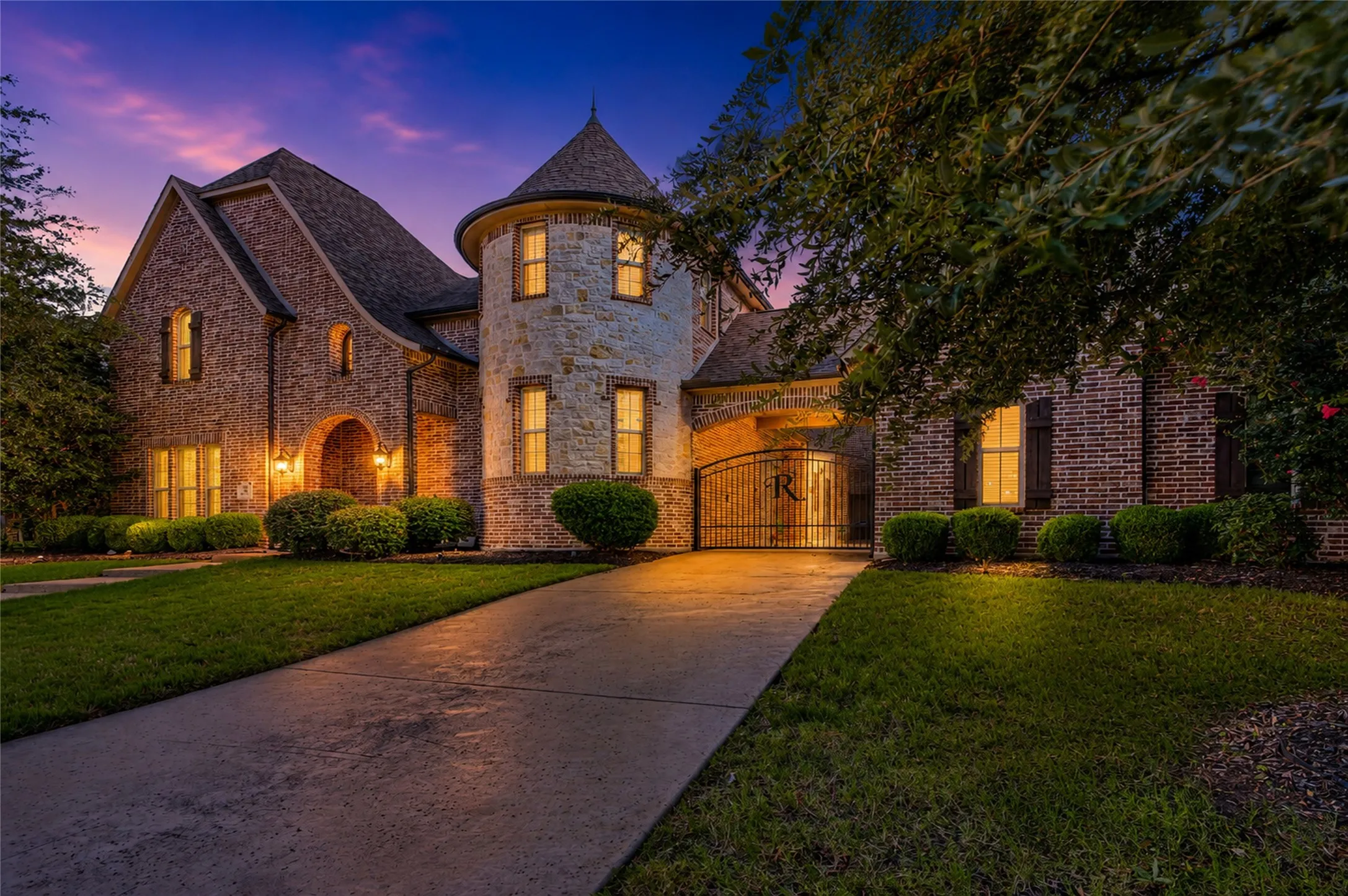 Single Family Residence For Sale in Collin County , 976 Rockport Lane, Allen, Texas 75013, 5 Bedroom, 5 Bathroom, 4 Garage spaces, 4,996 Sqft, built in 2014, mls#21325194, Real Estate Agent in Allen, Homes For Sale in Collin county, Homes For Sale in Allen, Realtor in Allen Texas, Real Estate Brokerage Independent Realty Texas, Luminita Cordes Realtor