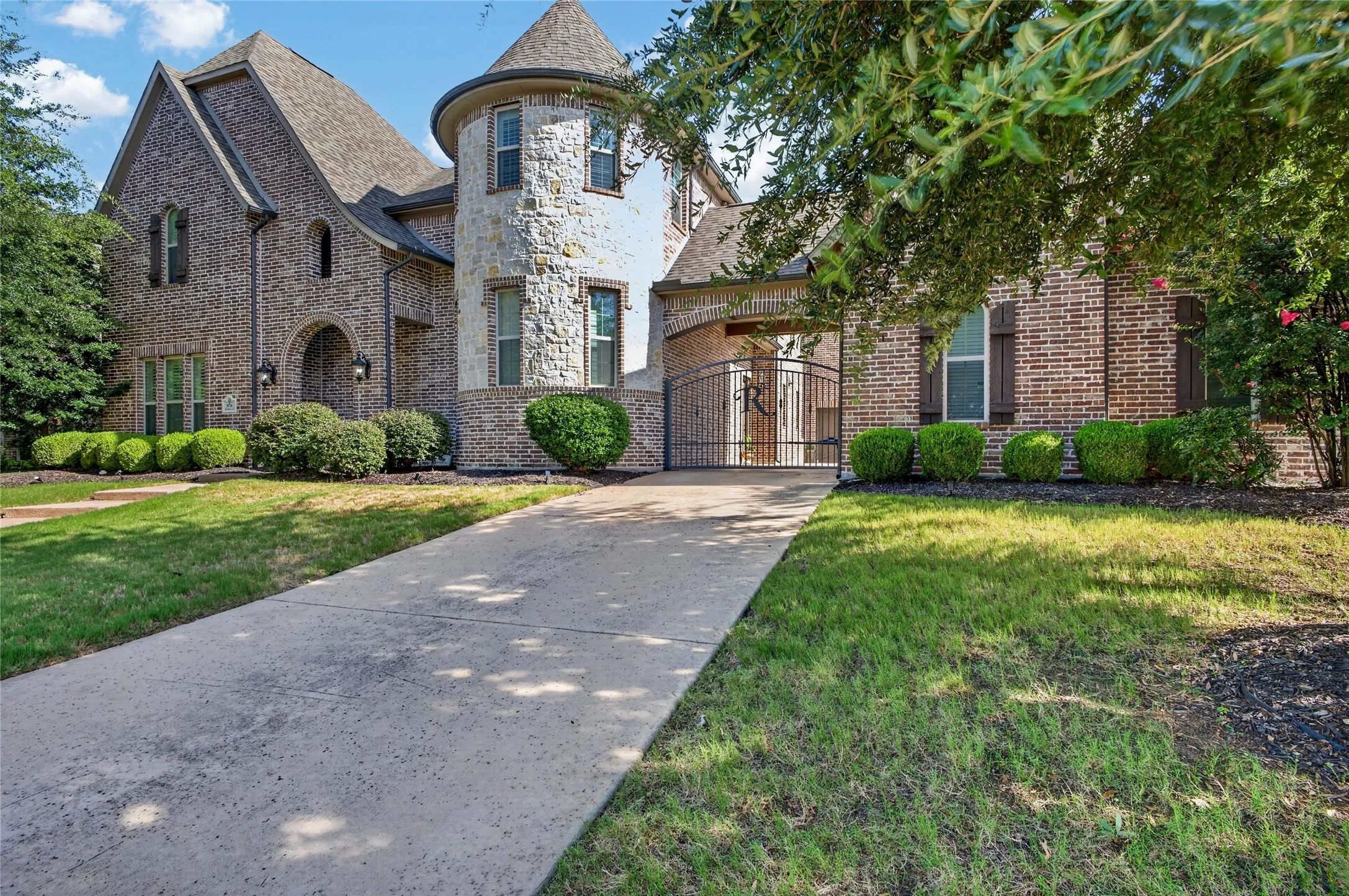 Single Family Residence For Sale in Collin County , 976 Rockport Lane, Allen, Texas 75013, 5 Bedroom, 5 Bathroom, 4 Garage spaces, 4,996 Sqft, built in 2014, mls#21325194, Real Estate Agent in Allen, Homes For Sale in Collin county, Homes For Sale in Allen, Realtor in Allen Texas, Real Estate Brokerage Independent Realty Texas, Luminita Cordes Realtor