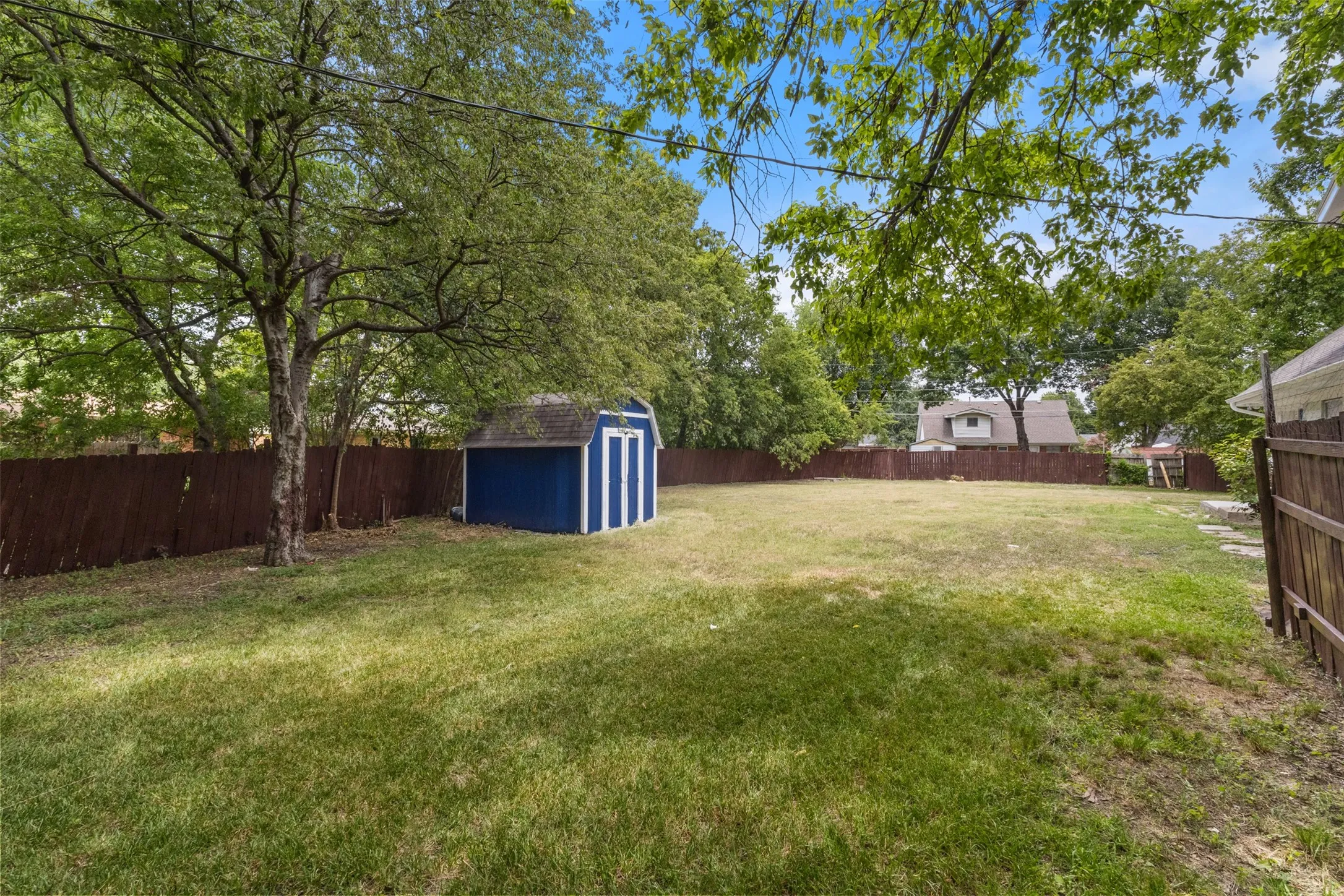 Single Family Residence For Sale in Dallas County , 3417 Flamingo Circle, Mesquite, Texas 75150, 4 Bedroom, 2 Bathroom, Garage spaces, 1,742 Sqft, built in 1961, mls#21343120, Real Estate Agent in Mesquite, Homes For Sale in Dallas county, Homes For Sale in Mesquite, Realtor in Mesquite Texas, Real Estate Brokerage Independent Realty Texas, Luminita Cordes Realtor