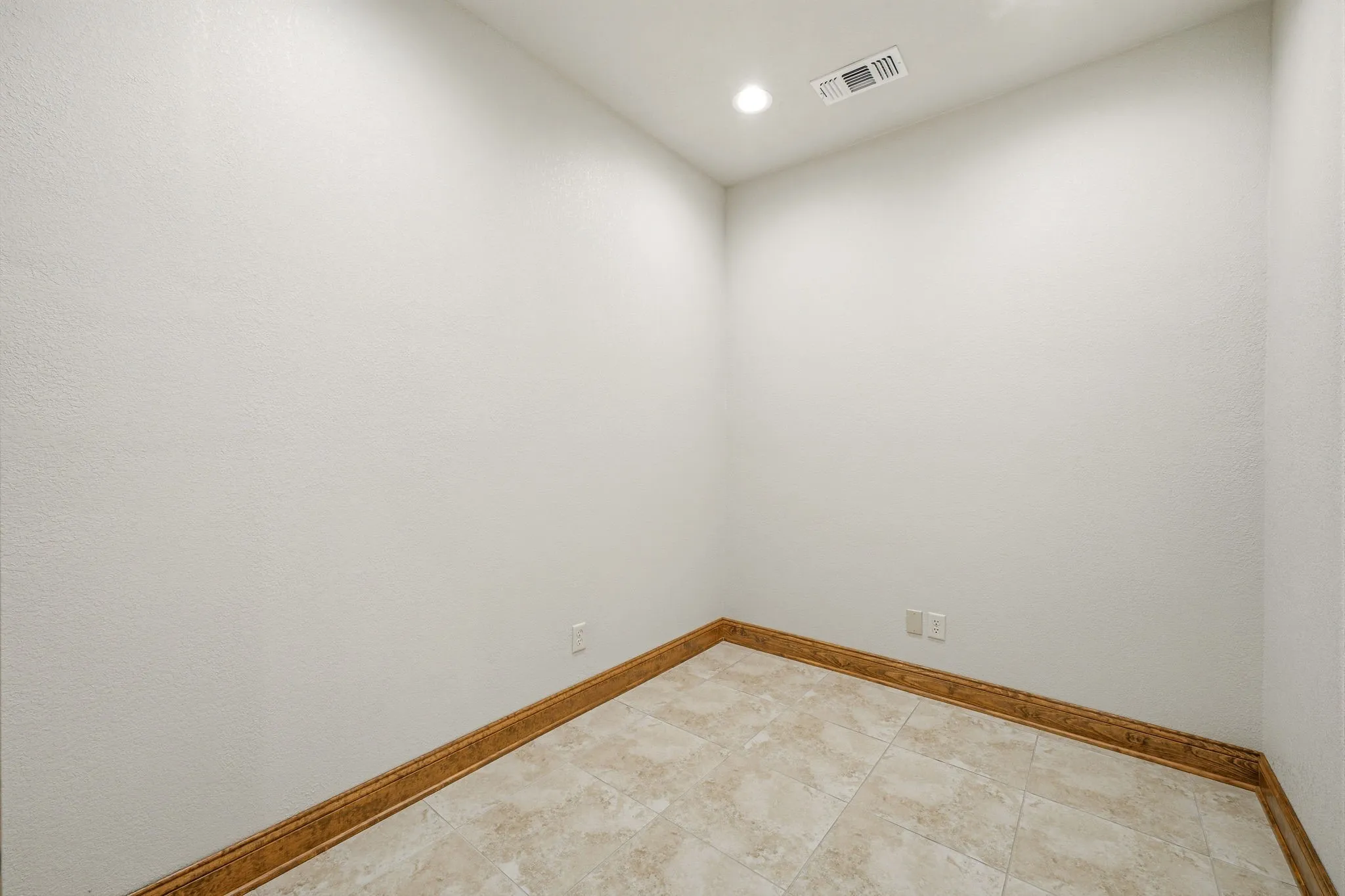 Office For Sale in Young County , 1427 380 Bypass, Graham, Texas 76450, 0, 0, Garage spaces, 2,637 Sqft, built in 1980, Price $449,000, mls#21342047, Real Estate Agent in Graham, Homes For Sale in Young county, Homes For Sale in Graham, Realtor in Graham Texas, Real Estate Brokerage Independent Realty Texas, Luminita Cordes Realtor