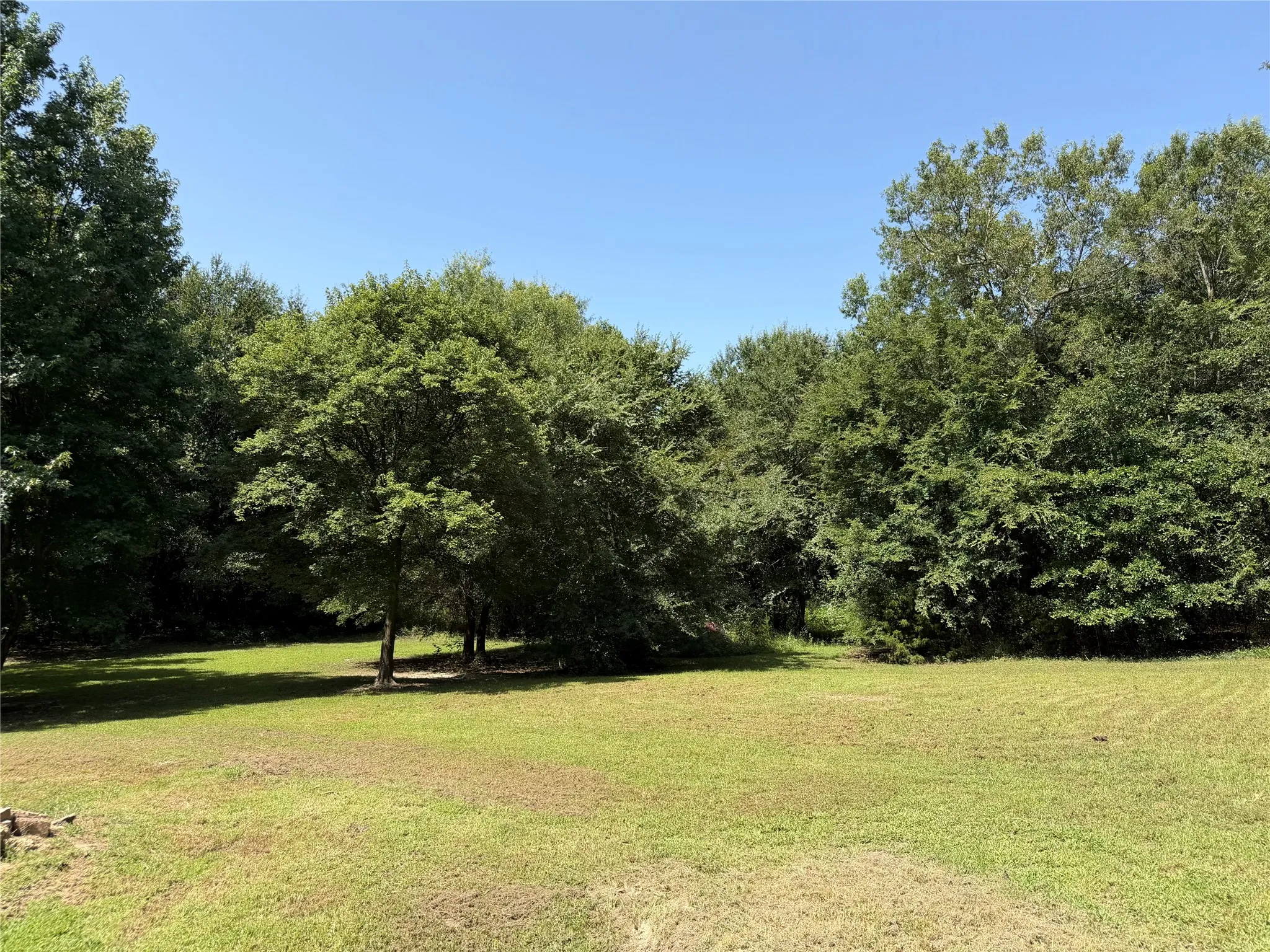 Single Family Residence For Sale in Franklin (TX) County , 309 County Road Se 4330, Winnsboro, Texas 75494, 3 Bedroom, 2 Bathroom, Garage spaces, 1,810 Sqft, built in 1980, mls#21343126, Real Estate Agent in Winnsboro, Homes For Sale in Franklin (TX) county, Homes For Sale in Winnsboro, Realtor in Winnsboro Texas, Real Estate Brokerage Independent Realty Texas, Luminita Cordes Realtor