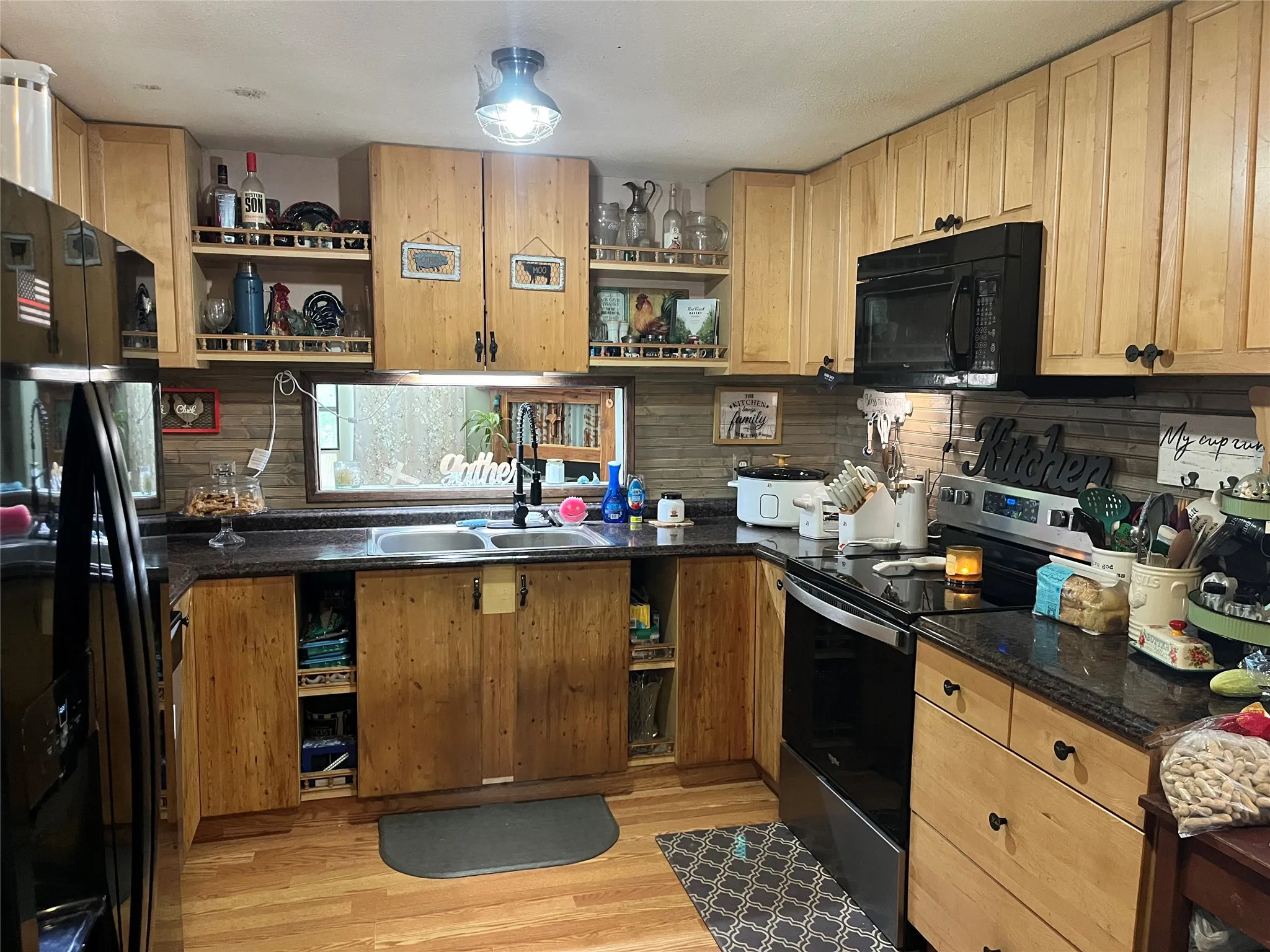 Single Family Residence For Sale in Franklin (TX) County , 309 County Road Se 4330, Winnsboro, Texas 75494, 3 Bedroom, 2 Bathroom, Garage spaces, 1,810 Sqft, built in 1980, mls#21343126, Real Estate Agent in Winnsboro, Homes For Sale in Franklin (TX) county, Homes For Sale in Winnsboro, Realtor in Winnsboro Texas, Real Estate Brokerage Independent Realty Texas, Luminita Cordes Realtor