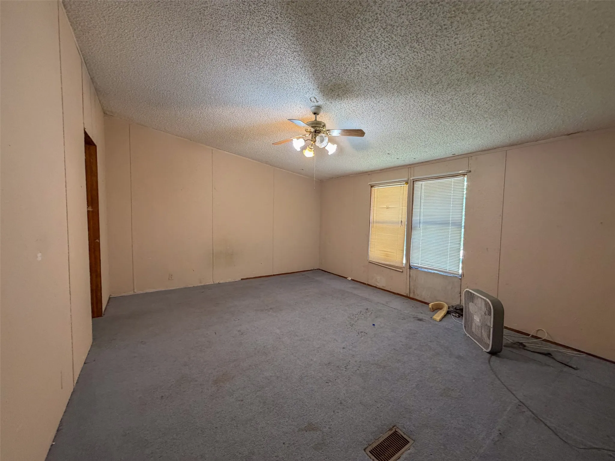 Manufactured Home For Sale in Bowie County , 6394 County Road 3204, De Kalb, Texas 75559, 3 Bedrooms, 2 Bathrooms, Garage spaces, 1,560 Sqft, built in 0, Price $349,000, mls#21343106, Real Estate Agent in De Kalb, Homes For Sale in Bowie county, Homes For Sale in De Kalb, Realtor in De Kalb Texas, Real Estate Brokerage Independent Realty Texas, Luminita Cordes Realtor