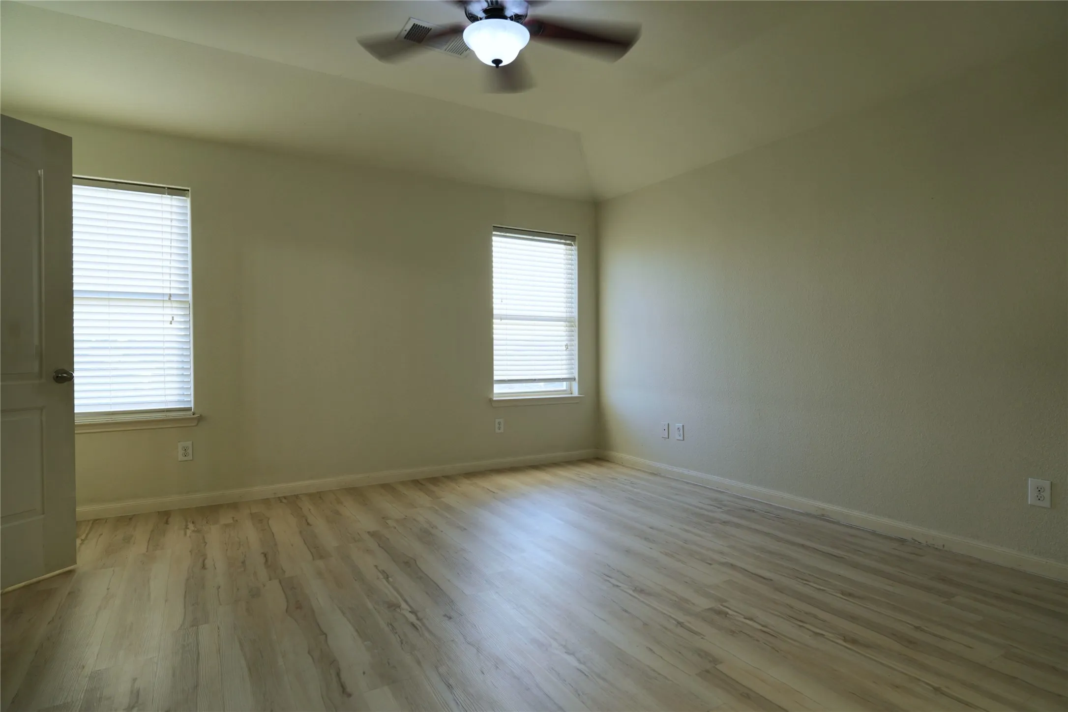 Single Family Residence For Rent in Collin County , 344 Magnolia Drive, Princeton, Texas 75407, 3 Bedroom, 3 Bathroom, 2 Garage spaces, 2,033 Sqft, built in 2017, mls#21343128, Real Estate Agent in Princeton, Homes For Rent in Collin county, Homes For Rent in Princeton, Realtor in Princeton Texas, Real Estate Brokerage Independent Realty Texas, Luminita Cordes Realtor
