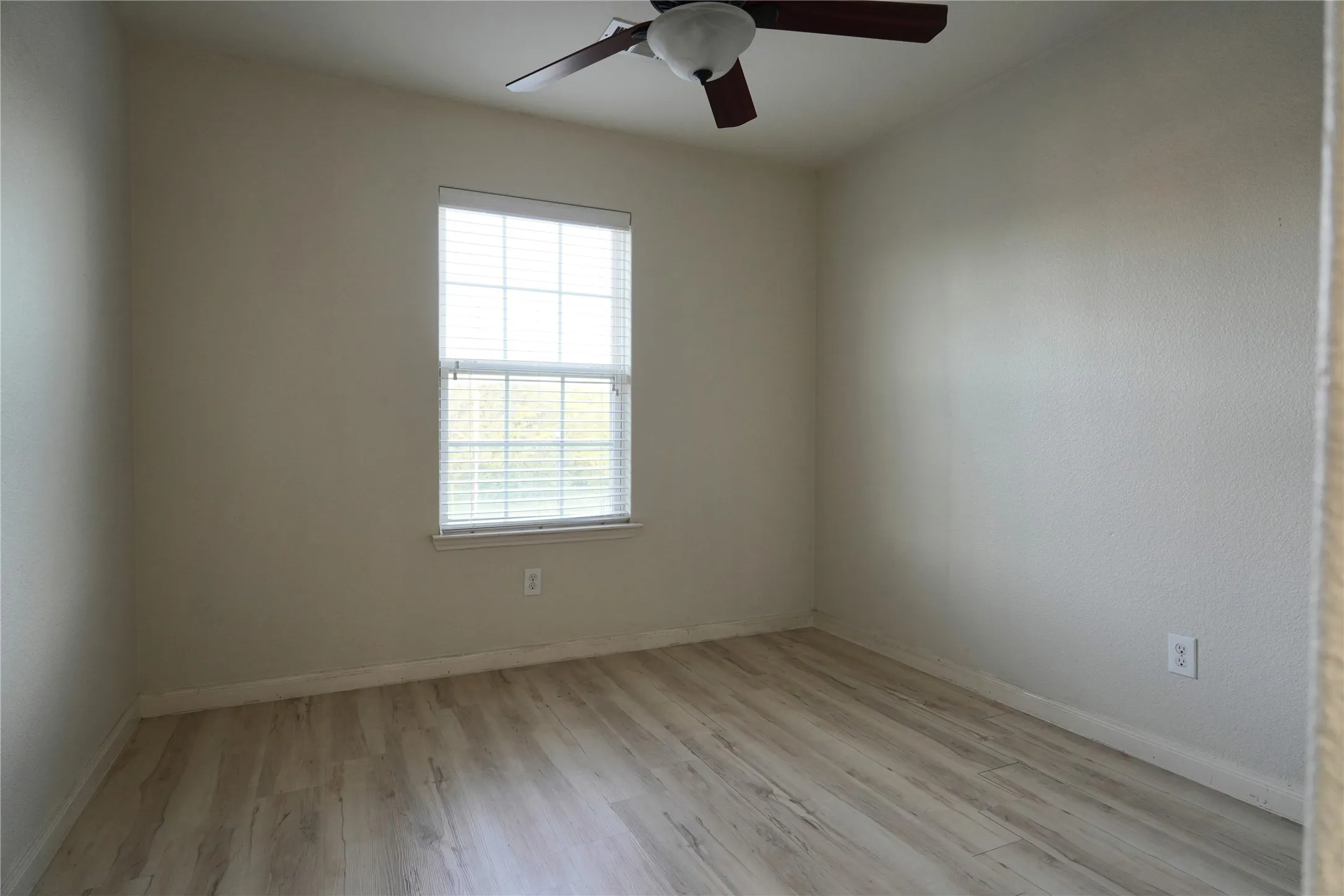 Single Family Residence For Rent in Collin County , 344 Magnolia Drive, Princeton, Texas 75407, 3 Bedroom, 3 Bathroom, 2 Garage spaces, 2,033 Sqft, built in 2017, mls#21343128, Real Estate Agent in Princeton, Homes For Rent in Collin county, Homes For Rent in Princeton, Realtor in Princeton Texas, Real Estate Brokerage Independent Realty Texas, Luminita Cordes Realtor