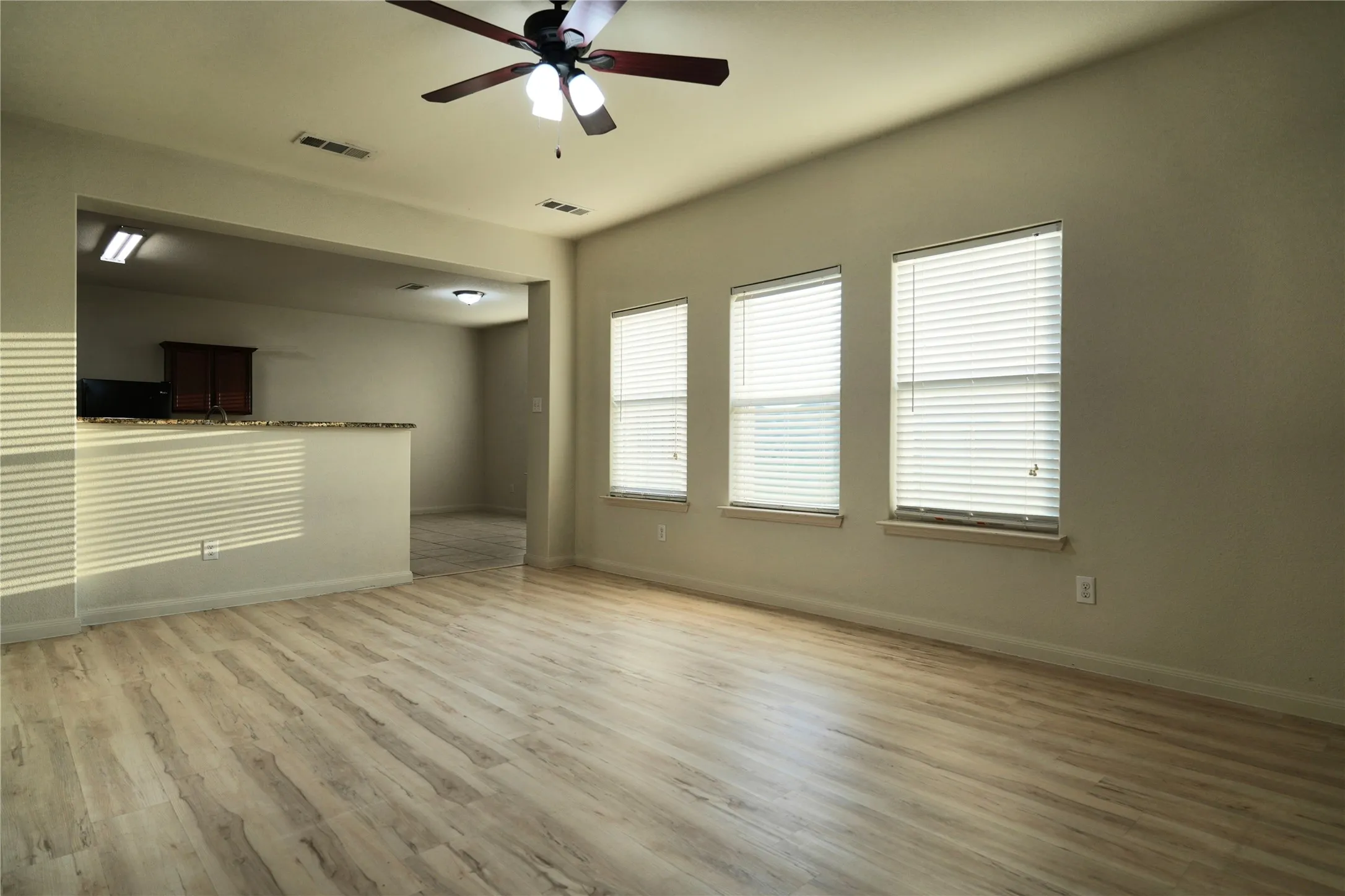 Single Family Residence For Rent in Collin County , 344 Magnolia Drive, Princeton, Texas 75407, 3 Bedroom, 3 Bathroom, 2 Garage spaces, 2,033 Sqft, built in 2017, mls#21343128, Real Estate Agent in Princeton, Homes For Rent in Collin county, Homes For Rent in Princeton, Realtor in Princeton Texas, Real Estate Brokerage Independent Realty Texas, Luminita Cordes Realtor