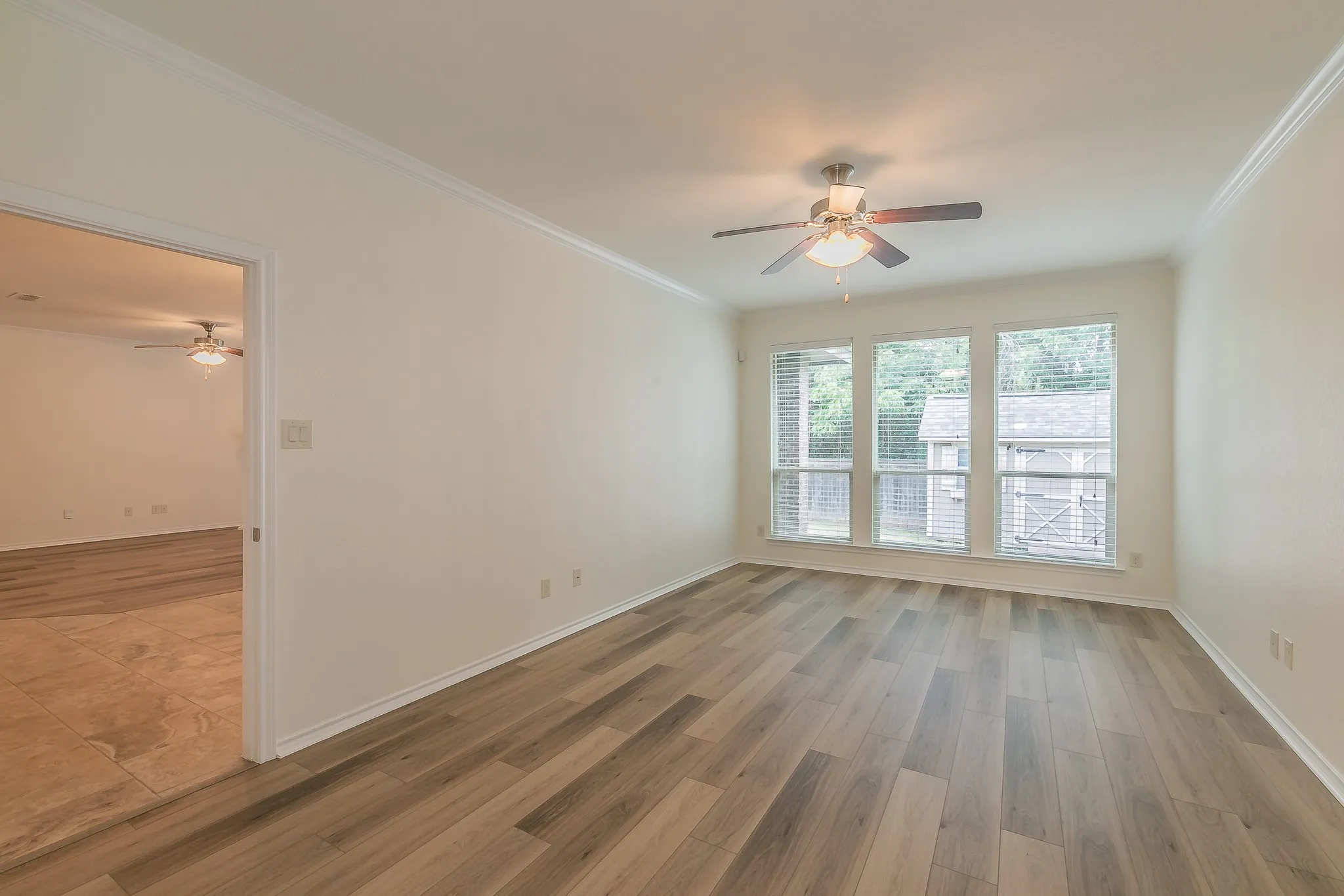 Single Family Residence For Sale in Tarrant County , 5115 Prestwick Drive, Arlington, Texas 76001, 3 Bedroom, 2 Bathroom, 2 Garage spaces, 2,002 Sqft, built in 2013, mls#21343138, Real Estate Agent in Arlington, Homes For Sale in Tarrant county, Homes For Sale in Arlington, Realtor in Arlington Texas, Real Estate Brokerage Independent Realty Texas, Luminita Cordes Realtor