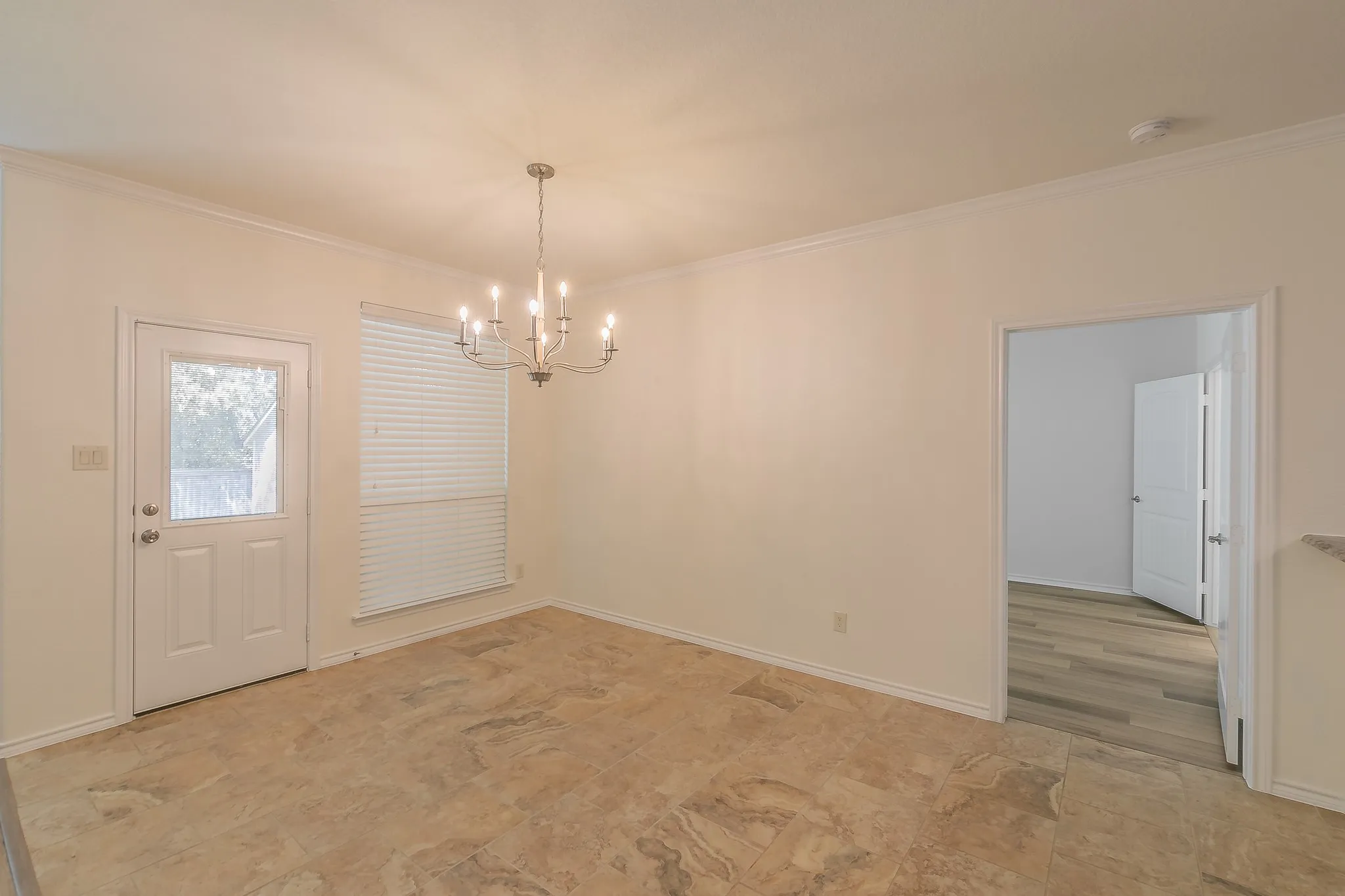 Single Family Residence For Sale in Tarrant County , 5115 Prestwick Drive, Arlington, Texas 76001, 3 Bedroom, 2 Bathroom, 2 Garage spaces, 2,002 Sqft, built in 2013, mls#21343138, Real Estate Agent in Arlington, Homes For Sale in Tarrant county, Homes For Sale in Arlington, Realtor in Arlington Texas, Real Estate Brokerage Independent Realty Texas, Luminita Cordes Realtor