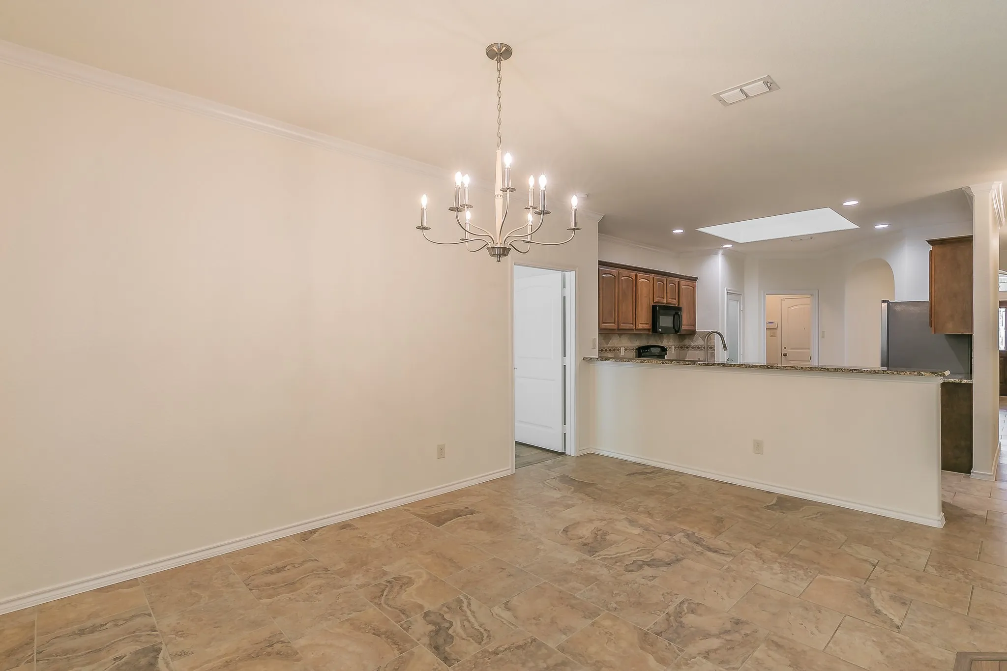 Single Family Residence For Sale in Tarrant County , 5115 Prestwick Drive, Arlington, Texas 76001, 3 Bedroom, 2 Bathroom, 2 Garage spaces, 2,002 Sqft, built in 2013, mls#21343138, Real Estate Agent in Arlington, Homes For Sale in Tarrant county, Homes For Sale in Arlington, Realtor in Arlington Texas, Real Estate Brokerage Independent Realty Texas, Luminita Cordes Realtor