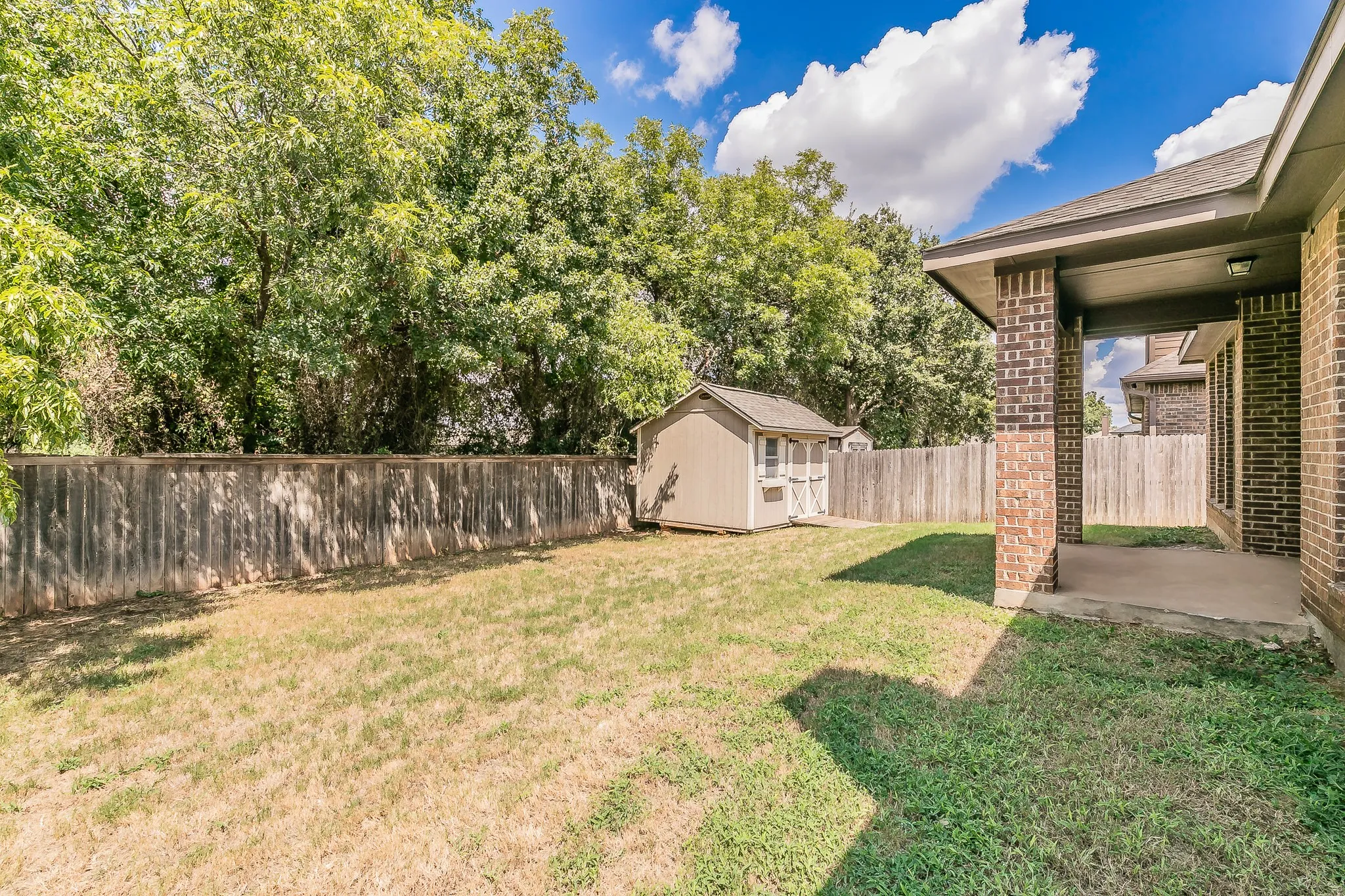 Single Family Residence For Sale in Tarrant County , 5115 Prestwick Drive, Arlington, Texas 76001, 3 Bedroom, 2 Bathroom, 2 Garage spaces, 2,002 Sqft, built in 2013, mls#21343138, Real Estate Agent in Arlington, Homes For Sale in Tarrant county, Homes For Sale in Arlington, Realtor in Arlington Texas, Real Estate Brokerage Independent Realty Texas, Luminita Cordes Realtor
