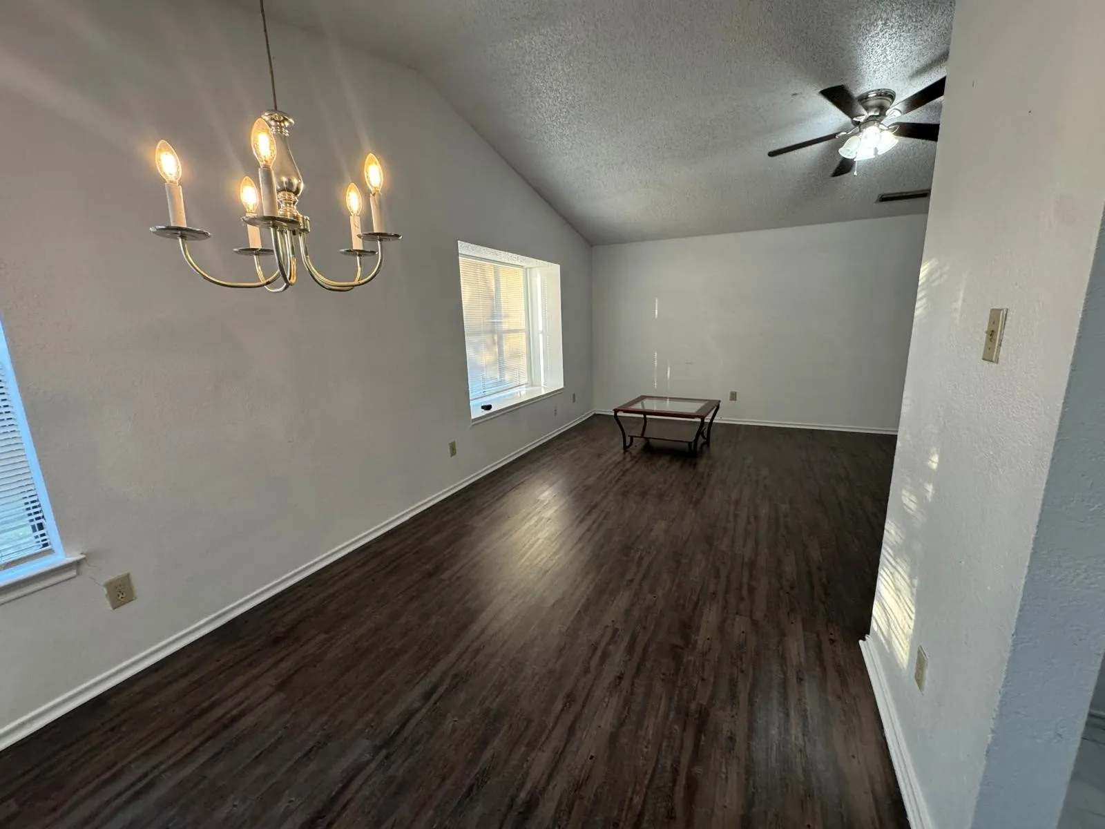 Single Family Residence For Rent in Dallas County , 500 Island Court, Irving, Texas 75060, 4 Bedroom, 2 Bathroom, 2 Garage spaces, 1,484 Sqft, built in 1986, mls#21343129, Real Estate Agent in Irving, Homes For Rent in Dallas county, Homes For Rent in Irving, Realtor in Irving Texas, Real Estate Brokerage Independent Realty Texas, Luminita Cordes Realtor