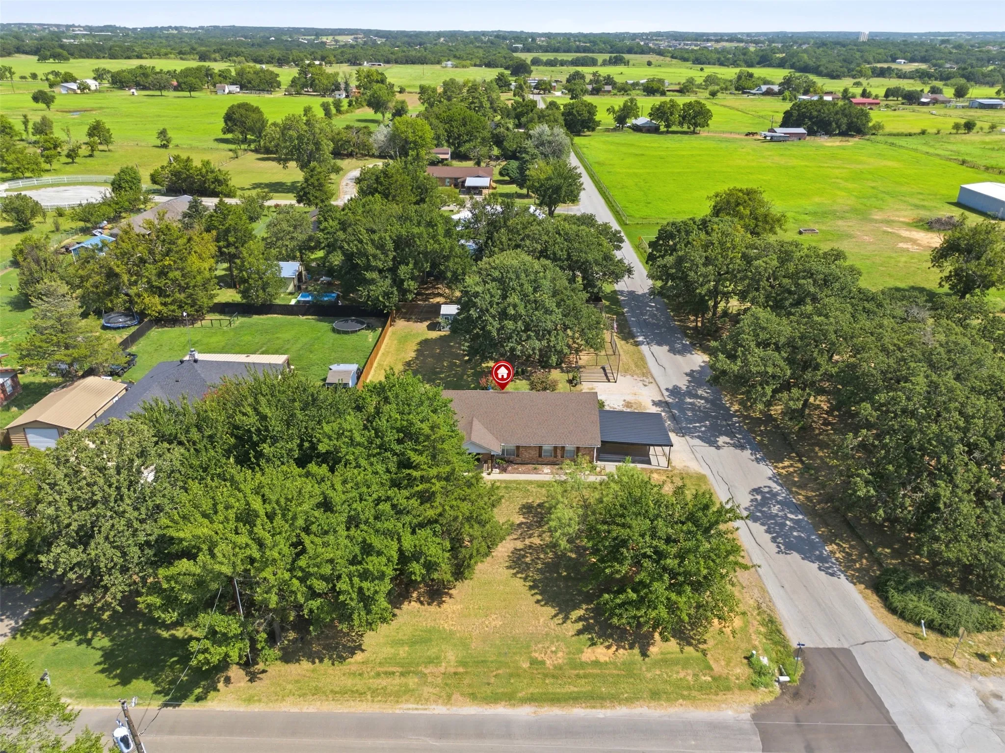 Single Family Residence For Sale in Parker County , 1115 E 6th Street, Springtown, Texas 76082, 4 Bedroom, 2 Bathroom, Garage spaces, 1,953 Sqft, built in 2000, mls#21342970, Real Estate Agent in Springtown, Homes For Sale in Parker county, Homes For Sale in Springtown, Realtor in Springtown Texas, Real Estate Brokerage Independent Realty Texas, Luminita Cordes Realtor
