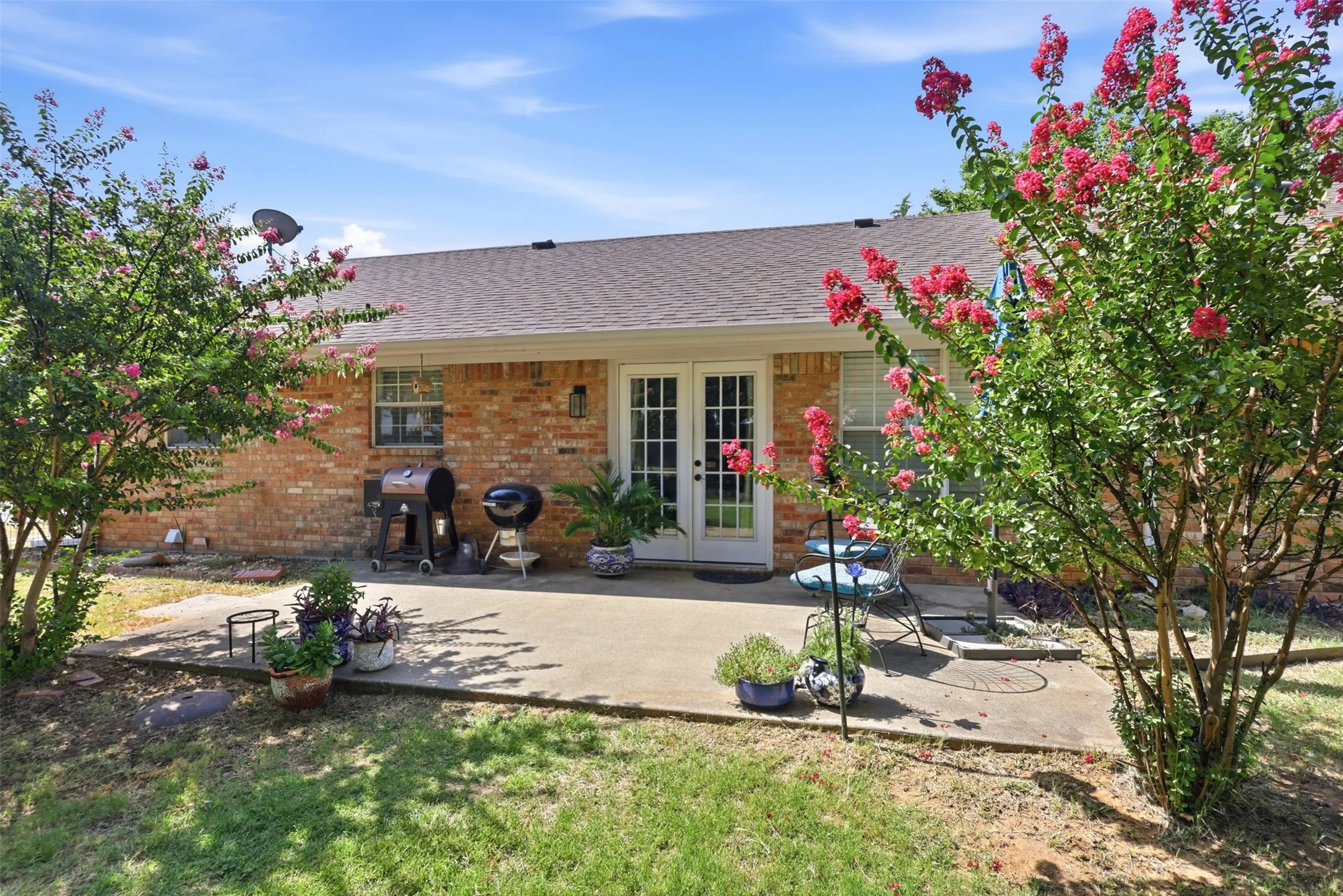 Single Family Residence For Sale in Parker County , 1115 E 6th Street, Springtown, Texas 76082, 4 Bedroom, 2 Bathroom, Garage spaces, 1,953 Sqft, built in 2000, mls#21342970, Real Estate Agent in Springtown, Homes For Sale in Parker county, Homes For Sale in Springtown, Realtor in Springtown Texas, Real Estate Brokerage Independent Realty Texas, Luminita Cordes Realtor