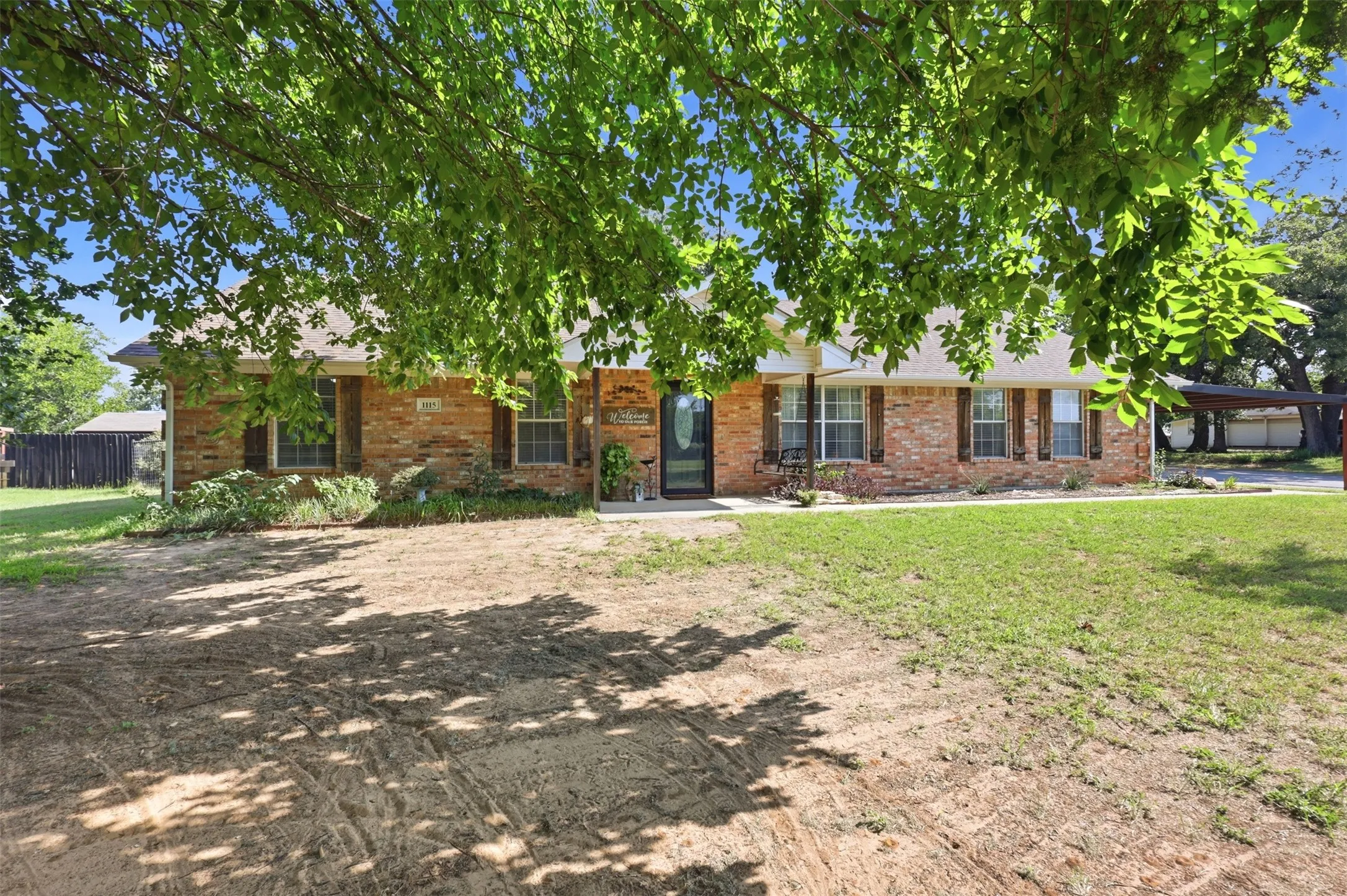 Single Family Residence For Sale in Parker County , 1115 E 6th Street, Springtown, Texas 76082, 4 Bedroom, 2 Bathroom, Garage spaces, 1,953 Sqft, built in 2000, mls#21342970, Real Estate Agent in Springtown, Homes For Sale in Parker county, Homes For Sale in Springtown, Realtor in Springtown Texas, Real Estate Brokerage Independent Realty Texas, Luminita Cordes Realtor