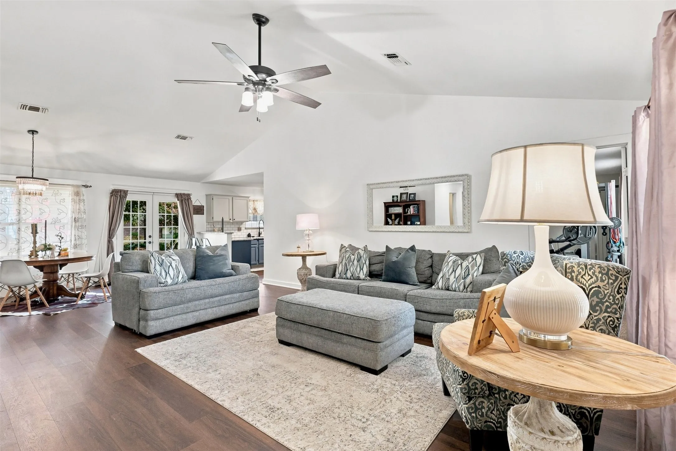 Single Family Residence For Sale in Parker County , 1115 E 6th Street, Springtown, Texas 76082, 4 Bedroom, 2 Bathroom, Garage spaces, 1,953 Sqft, built in 2000, mls#21342970, Real Estate Agent in Springtown, Homes For Sale in Parker county, Homes For Sale in Springtown, Realtor in Springtown Texas, Real Estate Brokerage Independent Realty Texas, Luminita Cordes Realtor