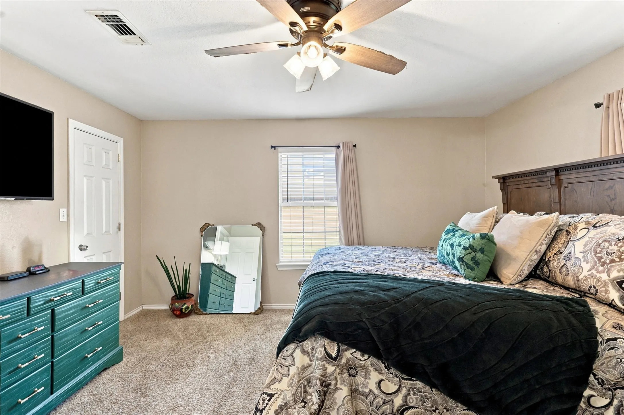 Single Family Residence For Sale in Parker County , 1115 E 6th Street, Springtown, Texas 76082, 4 Bedroom, 2 Bathroom, Garage spaces, 1,953 Sqft, built in 2000, mls#21342970, Real Estate Agent in Springtown, Homes For Sale in Parker county, Homes For Sale in Springtown, Realtor in Springtown Texas, Real Estate Brokerage Independent Realty Texas, Luminita Cordes Realtor
