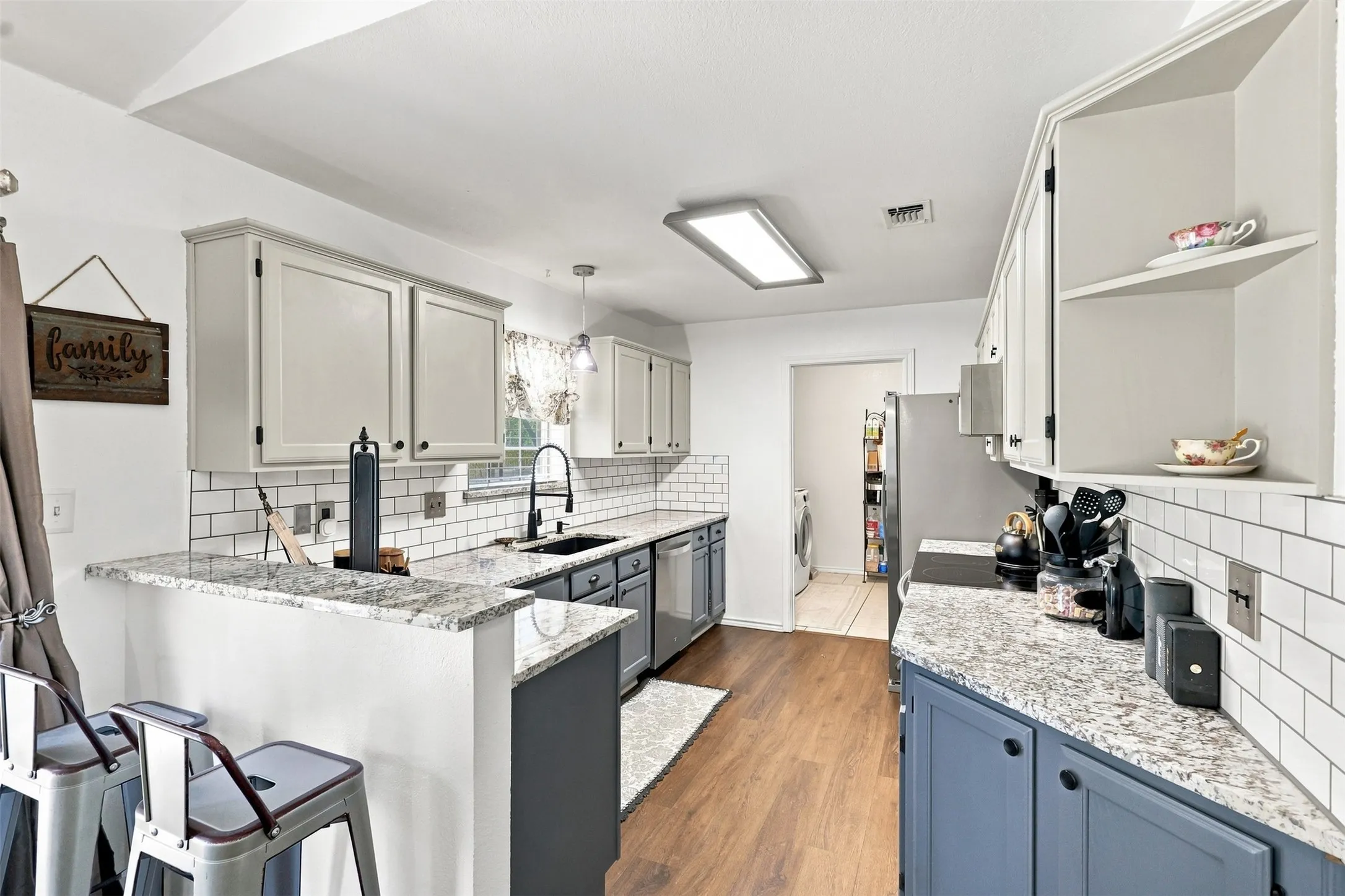 Single Family Residence For Sale in Parker County , 1115 E 6th Street, Springtown, Texas 76082, 4 Bedroom, 2 Bathroom, Garage spaces, 1,953 Sqft, built in 2000, mls#21342970, Real Estate Agent in Springtown, Homes For Sale in Parker county, Homes For Sale in Springtown, Realtor in Springtown Texas, Real Estate Brokerage Independent Realty Texas, Luminita Cordes Realtor