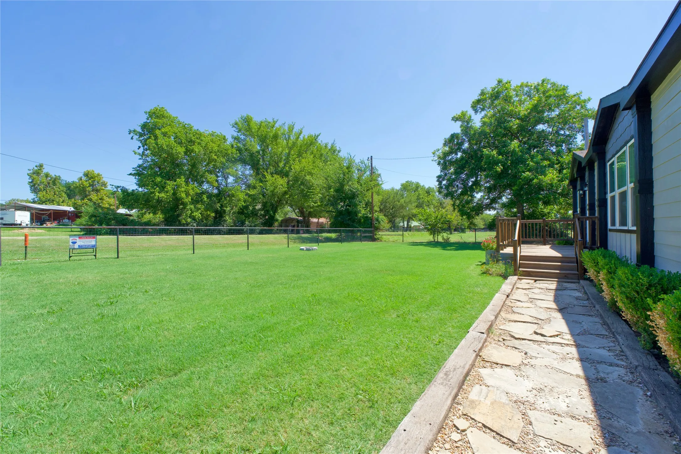 Mobile Home For Sale in Cooke County , 88 County Road 188, Gainesville, Texas 76240, 3 Bedroom, 2 Bathroom, 2 Garage spaces, 1,463 Sqft, built in 2016, mls#21340224, Real Estate Agent in Gainesville, Homes For Sale in Cooke county, Homes For Sale in Gainesville, Realtor in Gainesville Texas, Real Estate Brokerage Independent Realty Texas, Luminita Cordes Realtor