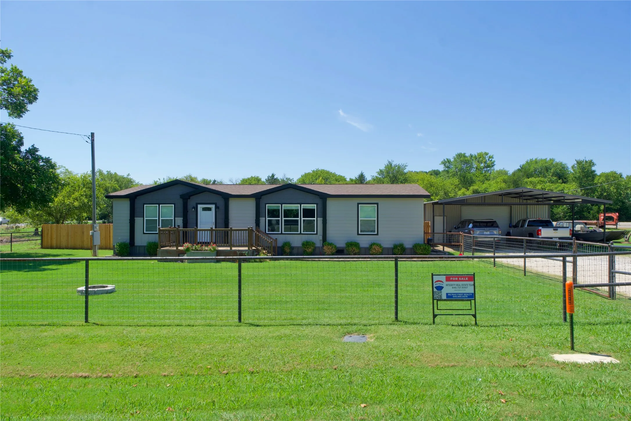 Mobile Home For Sale in Cooke County , 88 County Road 188, Gainesville, Texas 76240, 3 Bedroom, 2 Bathroom, 2 Garage spaces, 1,463 Sqft, built in 2016, mls#21340224, Real Estate Agent in Gainesville, Homes For Sale in Cooke county, Homes For Sale in Gainesville, Realtor in Gainesville Texas, Real Estate Brokerage Independent Realty Texas, Luminita Cordes Realtor