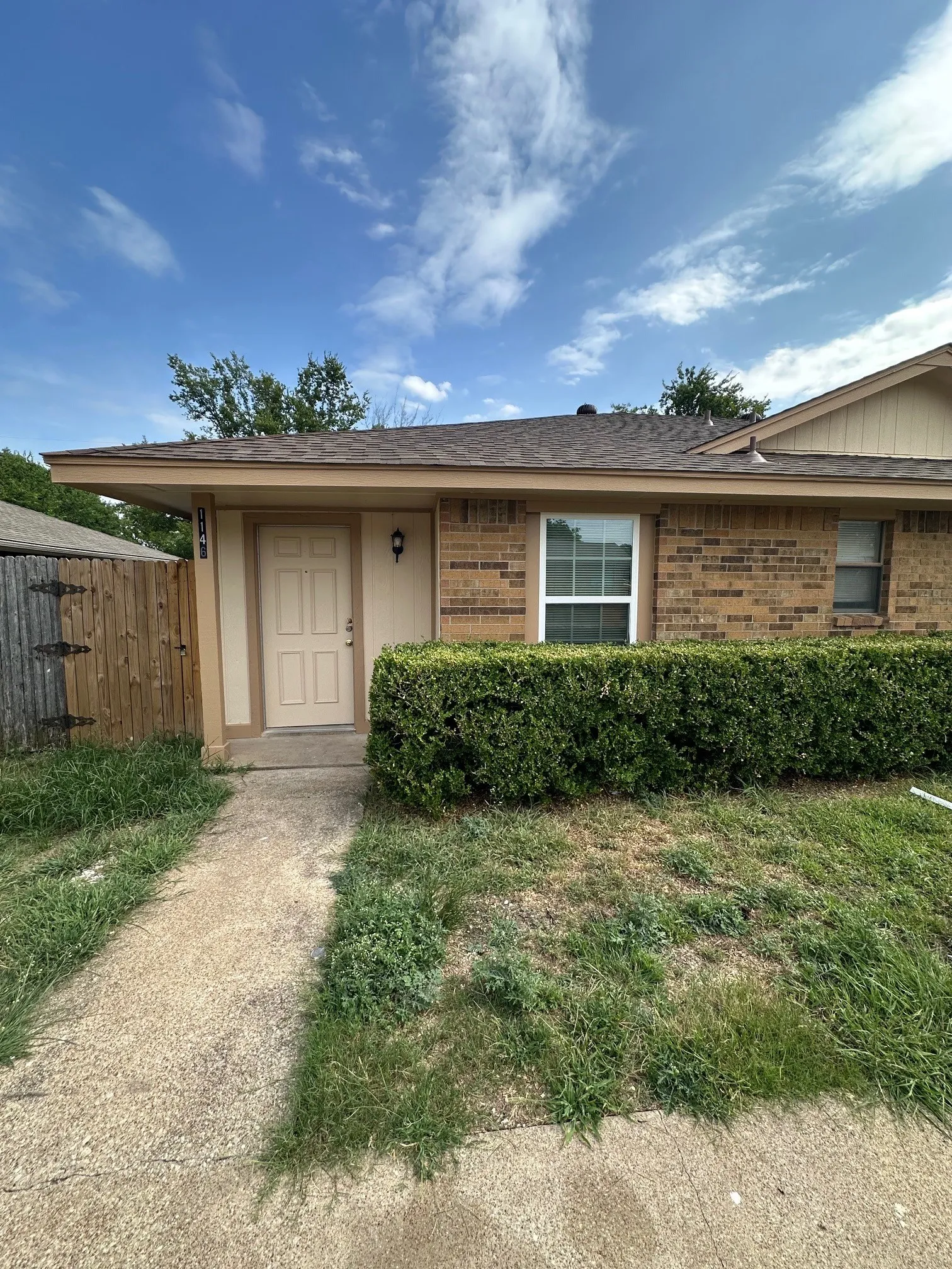 Duplex For Rent in Dallas County , 1144 Suburban Street 1146, Cedar Hill, Texas 75104, 2 Bedroom, 1 Bathroom, Garage spaces, 937 Sqft, built in 1982, mls#21342137, Real Estate Agent in Cedar Hill, Homes For Rent in Dallas county, Homes For Rent in Cedar Hill, Realtor in Cedar Hill Texas, Real Estate Brokerage Independent Realty Texas, Luminita Cordes Realtor