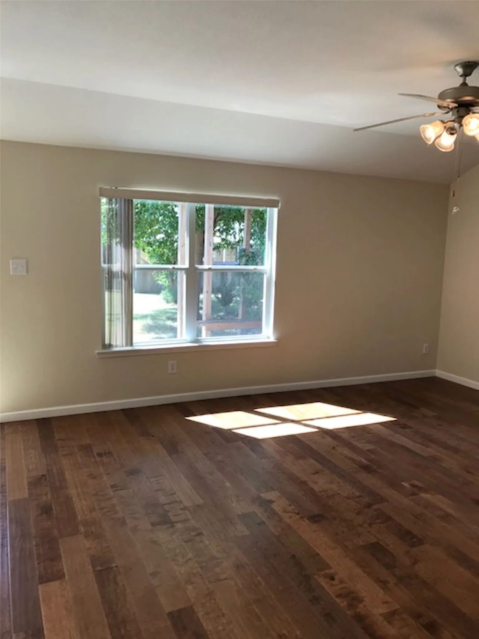 Single Family Residence For Sale in Collin County , 209 Meadow Lark Lane, Anna, Texas 75409, 3 Bedroom, 2 Bathroom, 2 Garage spaces, 1,423 Sqft, built in 2004, mls#21342002, Real Estate Agent in Anna, Homes For Sale in Collin county, Homes For Sale in Anna, Realtor in Anna Texas, Real Estate Brokerage Independent Realty Texas, Luminita Cordes Realtor