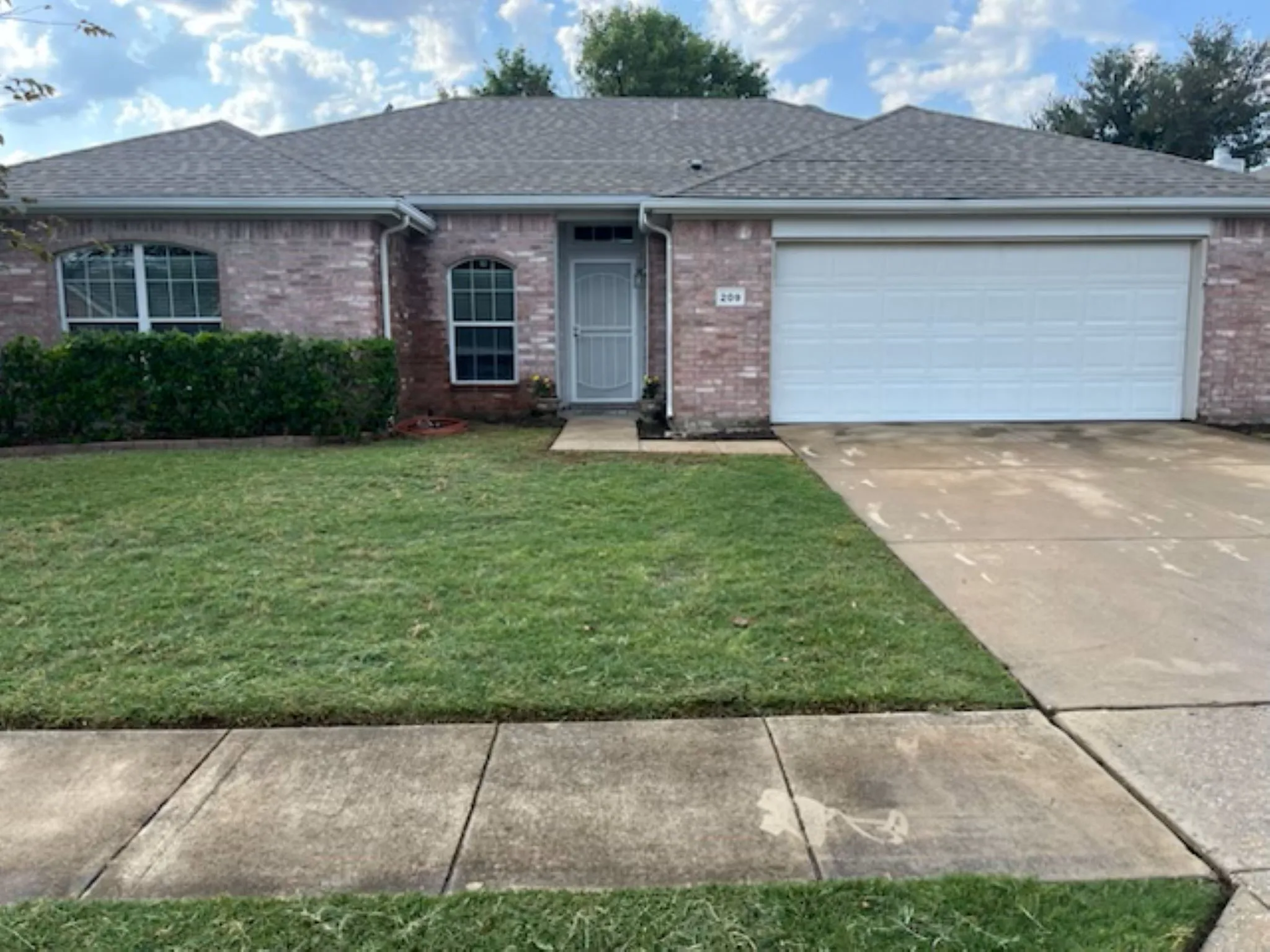 Single Family Residence For Sale in Collin County , 209 Meadow Lark Lane, Anna, Texas 75409, 3 Bedroom, 2 Bathroom, 2 Garage spaces, 1,423 Sqft, built in 2004, mls#21342002, Real Estate Agent in Anna, Homes For Sale in Collin county, Homes For Sale in Anna, Realtor in Anna Texas, Real Estate Brokerage Independent Realty Texas, Luminita Cordes Realtor