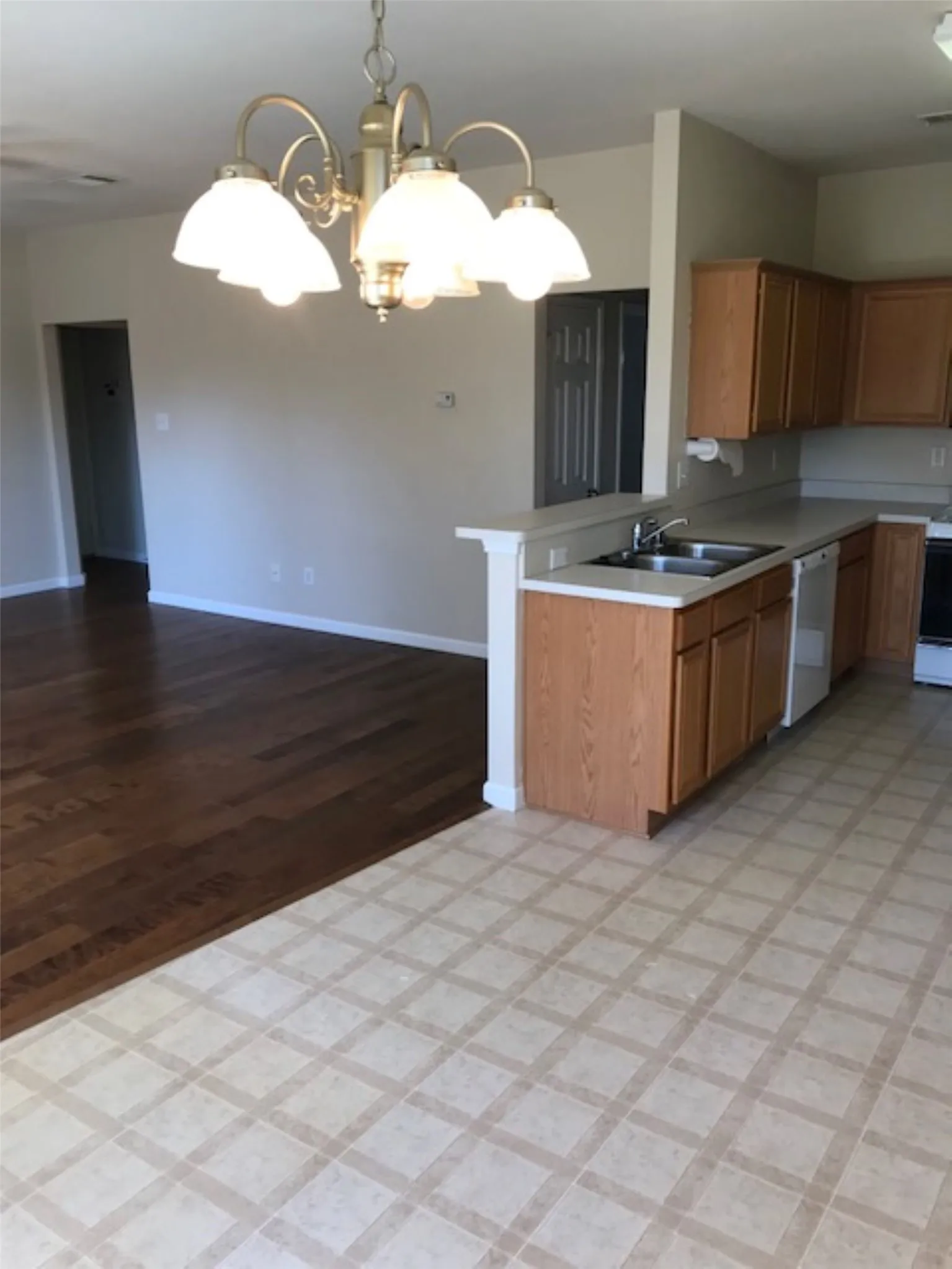 Single Family Residence For Sale in Collin County , 209 Meadow Lark Lane, Anna, Texas 75409, 3 Bedroom, 2 Bathroom, 2 Garage spaces, 1,423 Sqft, built in 2004, mls#21342002, Real Estate Agent in Anna, Homes For Sale in Collin county, Homes For Sale in Anna, Realtor in Anna Texas, Real Estate Brokerage Independent Realty Texas, Luminita Cordes Realtor