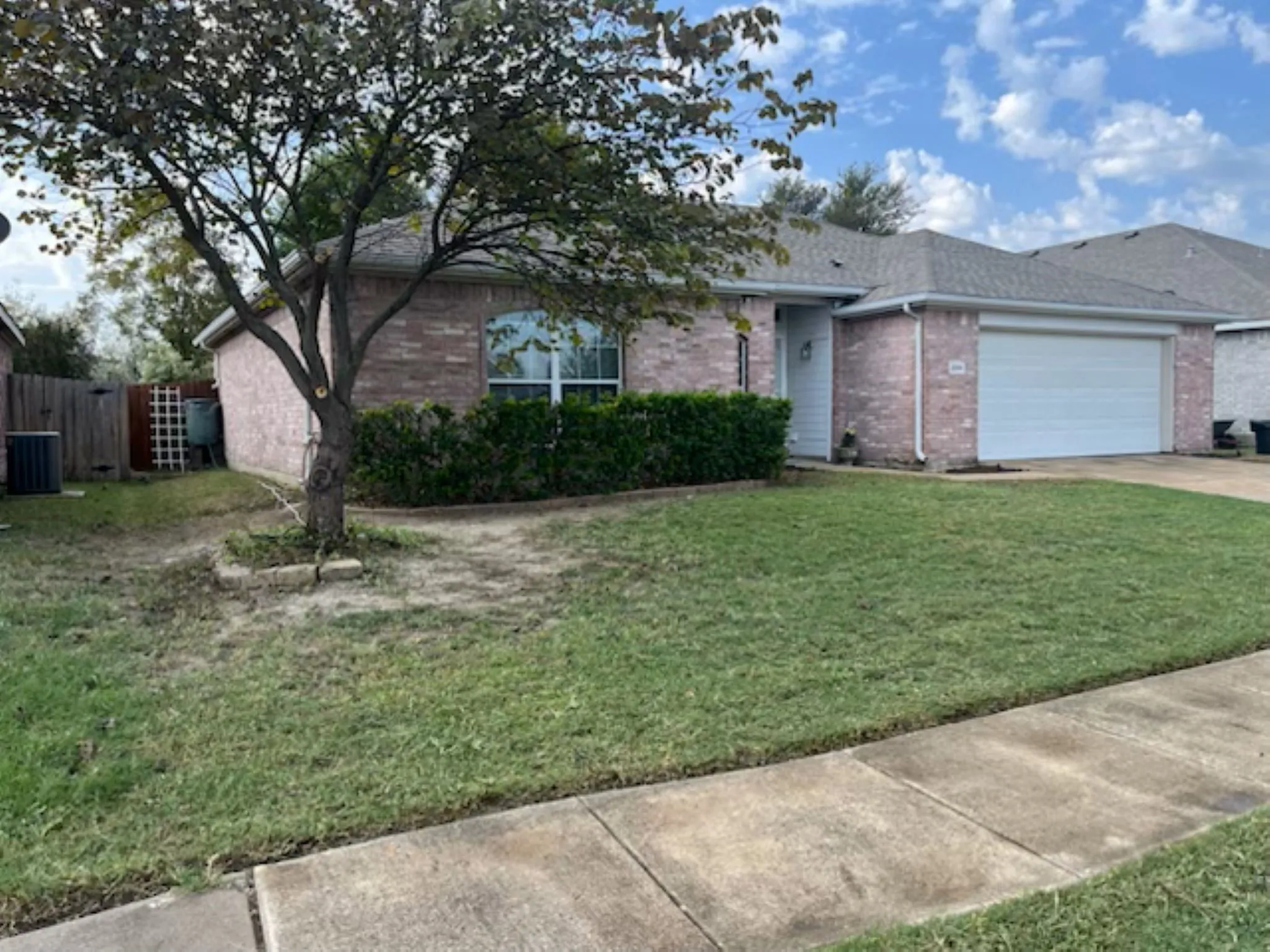 Single Family Residence For Sale in Collin County , 209 Meadow Lark Lane, Anna, Texas 75409, 3 Bedroom, 2 Bathroom, 2 Garage spaces, 1,423 Sqft, built in 2004, mls#21342002, Real Estate Agent in Anna, Homes For Sale in Collin county, Homes For Sale in Anna, Realtor in Anna Texas, Real Estate Brokerage Independent Realty Texas, Luminita Cordes Realtor