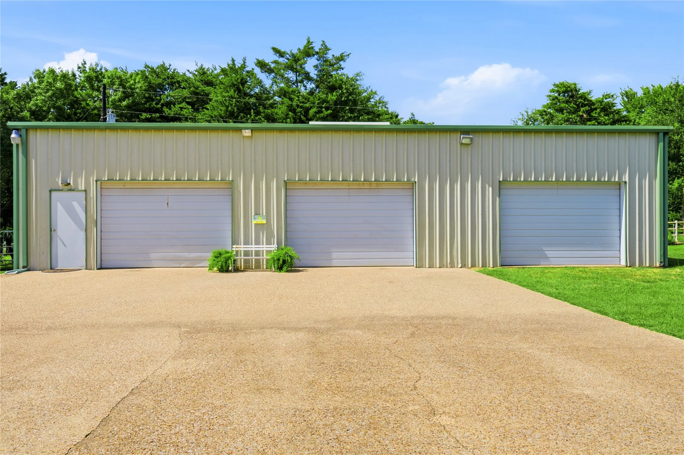 3-Bay Shop