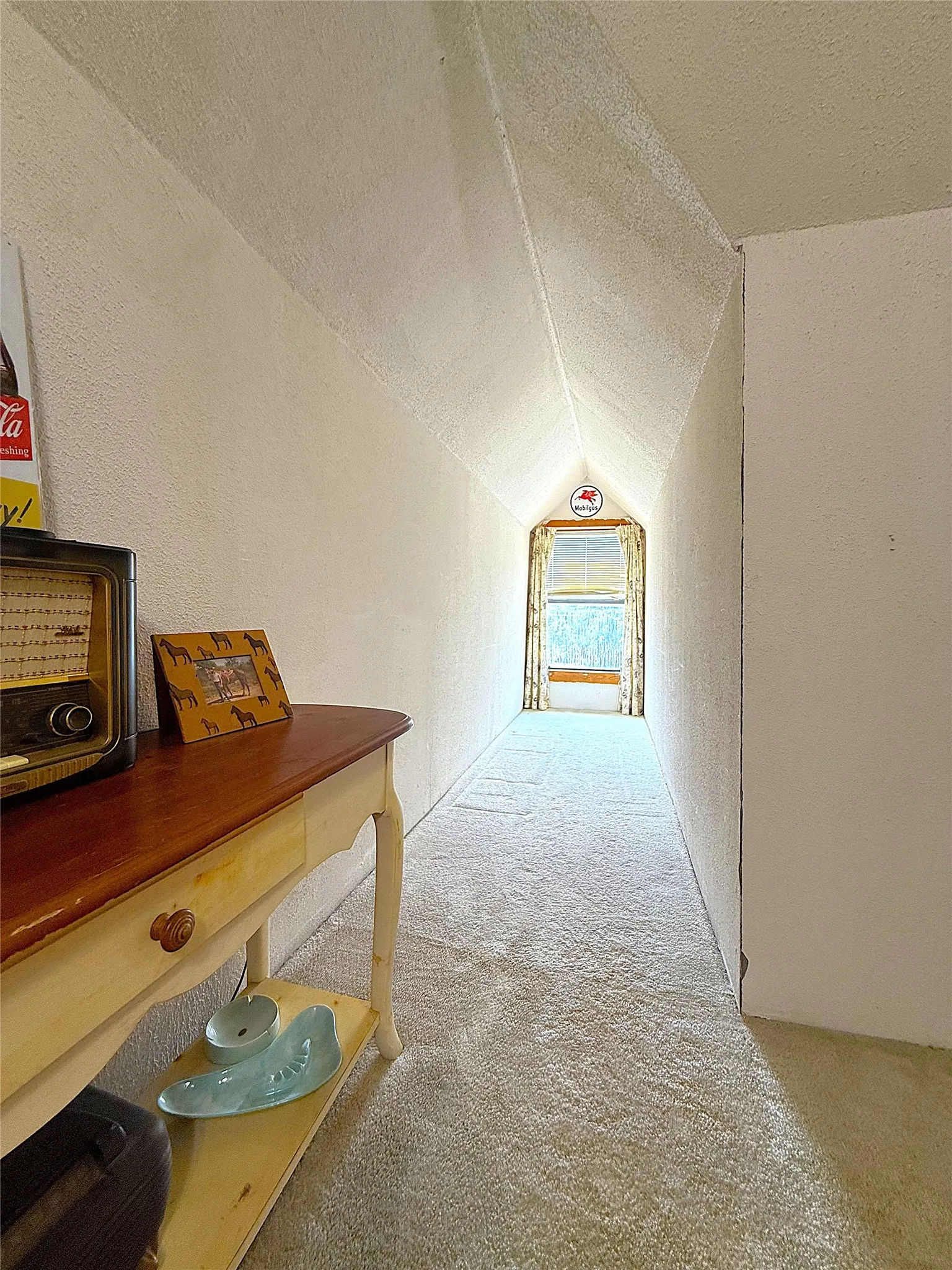 Single Family Residence For Sale in Mc Culloch County , 802 S Willow Street, Brady, Texas 76825, 3 Bedroom, 2 Bathroom, 2 Garage spaces, 2,000 Sqft, built in 1955, mls#21342459, Real Estate Agent in Brady, Homes For Sale in Mc Culloch county, Homes For Sale in Brady, Realtor in Brady Texas, Real Estate Brokerage Independent Realty Texas, Luminita Cordes Realtor