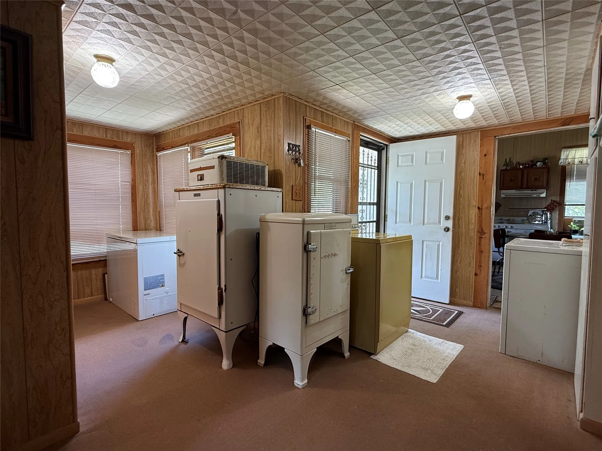 Single Family Residence For Sale in Mc Culloch County , 802 S Willow Street, Brady, Texas 76825, 3 Bedroom, 2 Bathroom, 2 Garage spaces, 2,000 Sqft, built in 1955, mls#21342459, Real Estate Agent in Brady, Homes For Sale in Mc Culloch county, Homes For Sale in Brady, Realtor in Brady Texas, Real Estate Brokerage Independent Realty Texas, Luminita Cordes Realtor