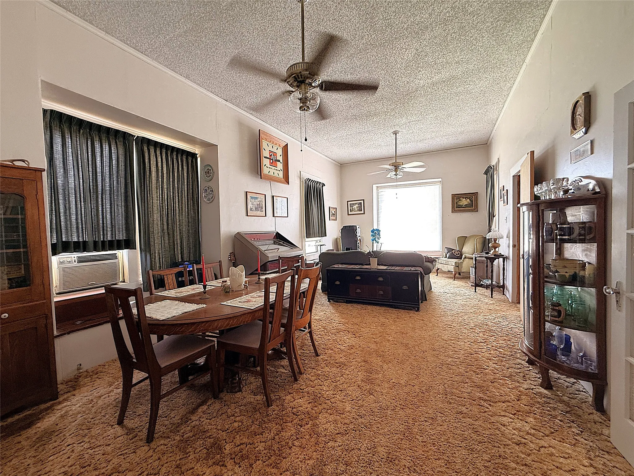 Single Family Residence For Sale in Mc Culloch County , 802 S Willow Street, Brady, Texas 76825, 3 Bedroom, 2 Bathroom, 2 Garage spaces, 2,000 Sqft, built in 1955, mls#21342459, Real Estate Agent in Brady, Homes For Sale in Mc Culloch county, Homes For Sale in Brady, Realtor in Brady Texas, Real Estate Brokerage Independent Realty Texas, Luminita Cordes Realtor