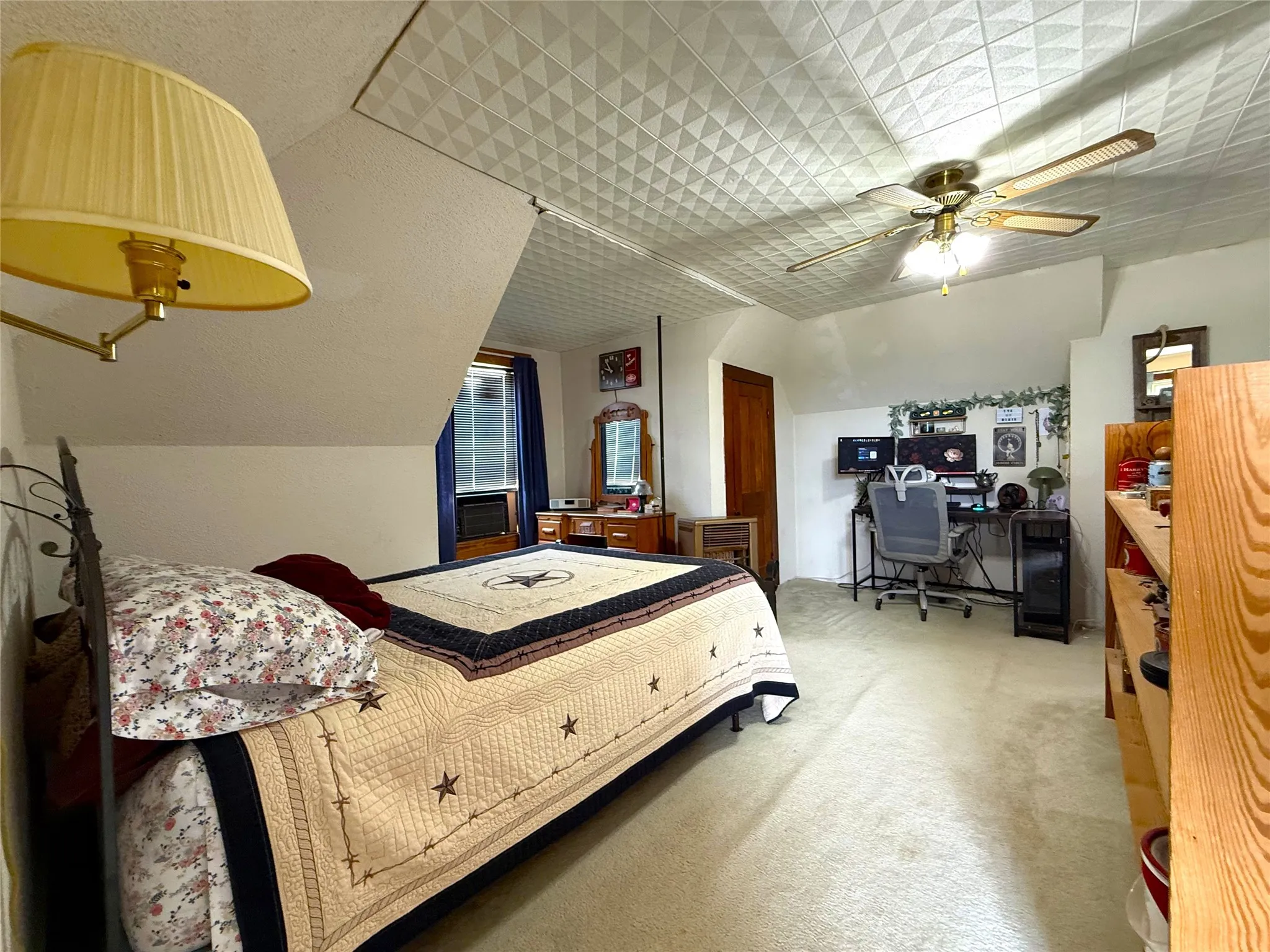 Single Family Residence For Sale in Mc Culloch County , 802 S Willow Street, Brady, Texas 76825, 3 Bedroom, 2 Bathroom, 2 Garage spaces, 2,000 Sqft, built in 1955, mls#21342459, Real Estate Agent in Brady, Homes For Sale in Mc Culloch county, Homes For Sale in Brady, Realtor in Brady Texas, Real Estate Brokerage Independent Realty Texas, Luminita Cordes Realtor