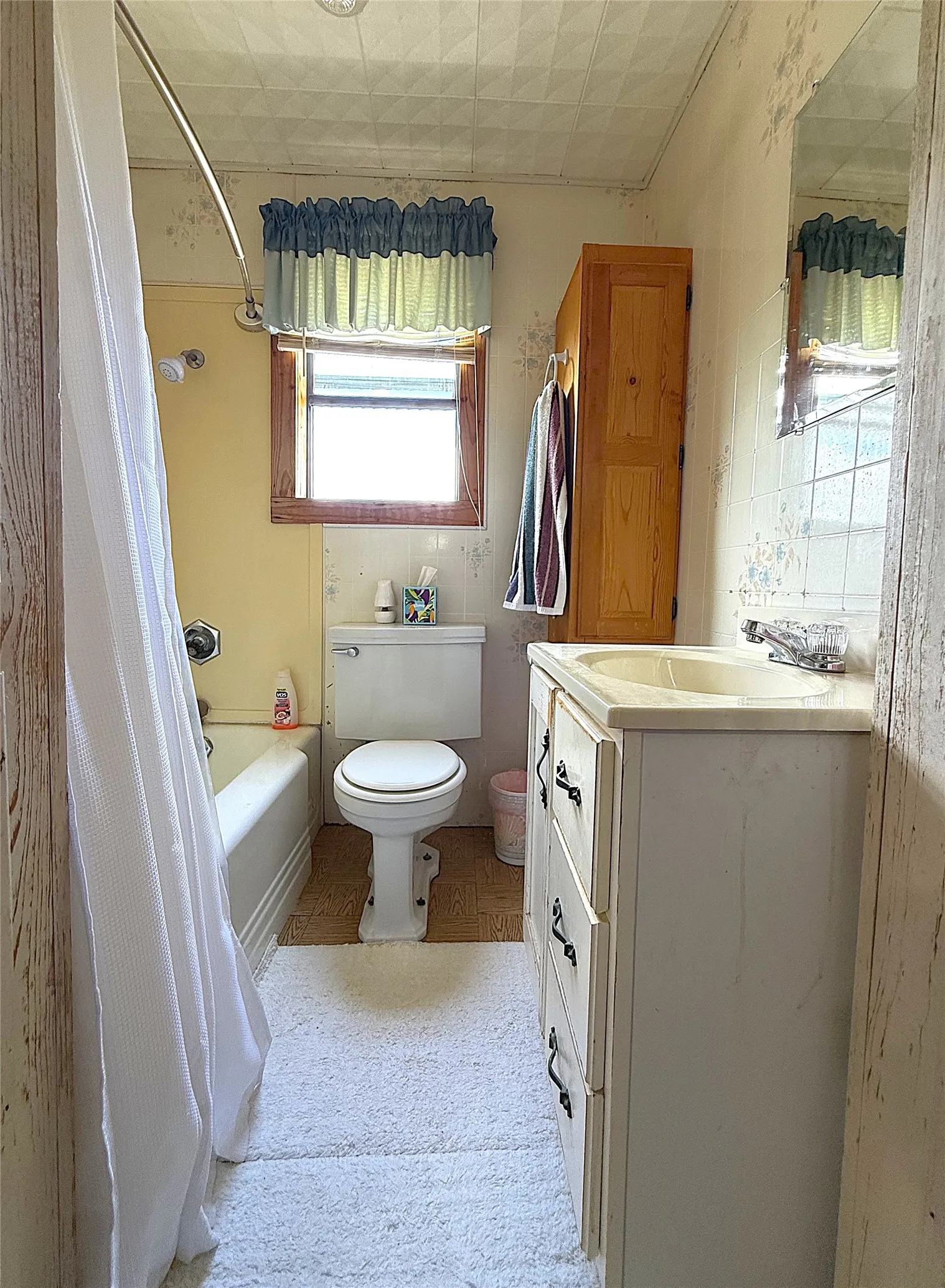 Single Family Residence For Sale in Mc Culloch County , 802 S Willow Street, Brady, Texas 76825, 3 Bedroom, 2 Bathroom, 2 Garage spaces, 2,000 Sqft, built in 1955, mls#21342459, Real Estate Agent in Brady, Homes For Sale in Mc Culloch county, Homes For Sale in Brady, Realtor in Brady Texas, Real Estate Brokerage Independent Realty Texas, Luminita Cordes Realtor