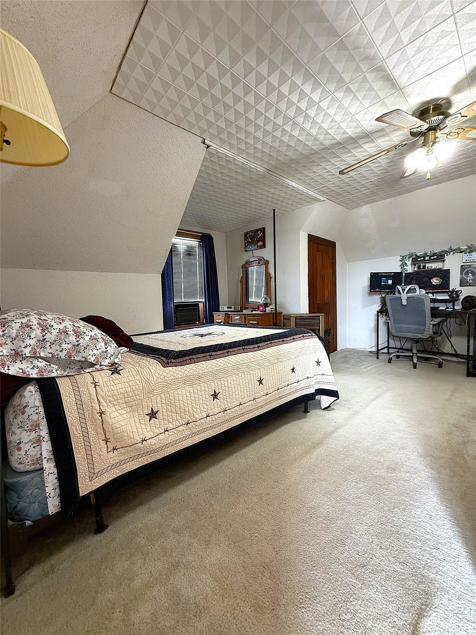 Single Family Residence For Sale in Mc Culloch County , 802 S Willow Street, Brady, Texas 76825, 3 Bedroom, 2 Bathroom, 2 Garage spaces, 2,000 Sqft, built in 1955, mls#21342459, Real Estate Agent in Brady, Homes For Sale in Mc Culloch county, Homes For Sale in Brady, Realtor in Brady Texas, Real Estate Brokerage Independent Realty Texas, Luminita Cordes Realtor