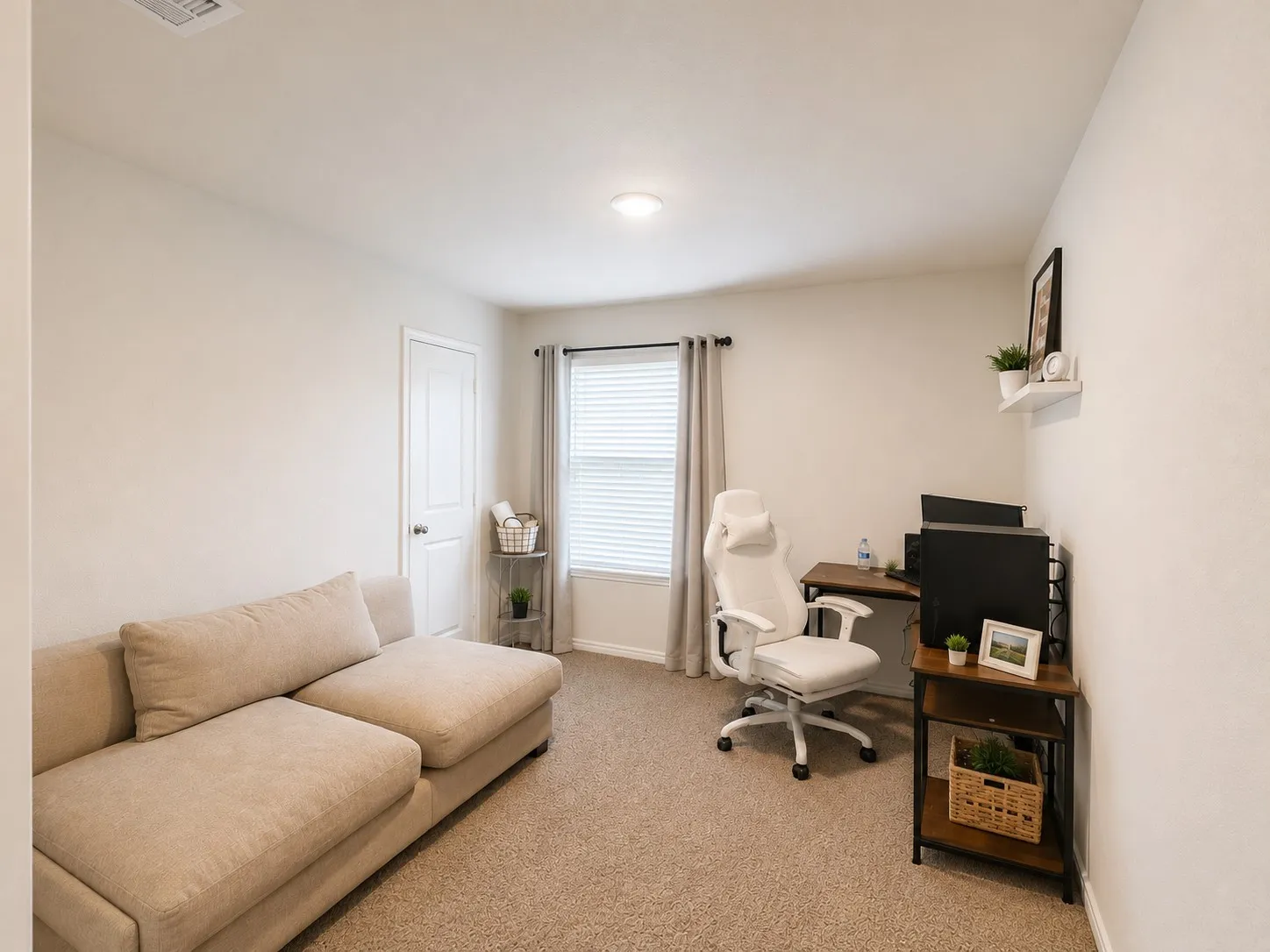 Single Family Residence For Sale in Denton County , 709 Glover Drive, Aubrey, Texas 76227, 4 Bedroom, 2 Bathroom, 2 Garage spaces, 1,836 Sqft, built in 2021, Price $315,000, mls#21341736, Real Estate Agent in Aubrey, Homes For Sale in Denton county, Homes For Sale in Aubrey, Realtor in Aubrey Texas, Real Estate Brokerage Independent Realty Texas, Luminita Cordes Realtor