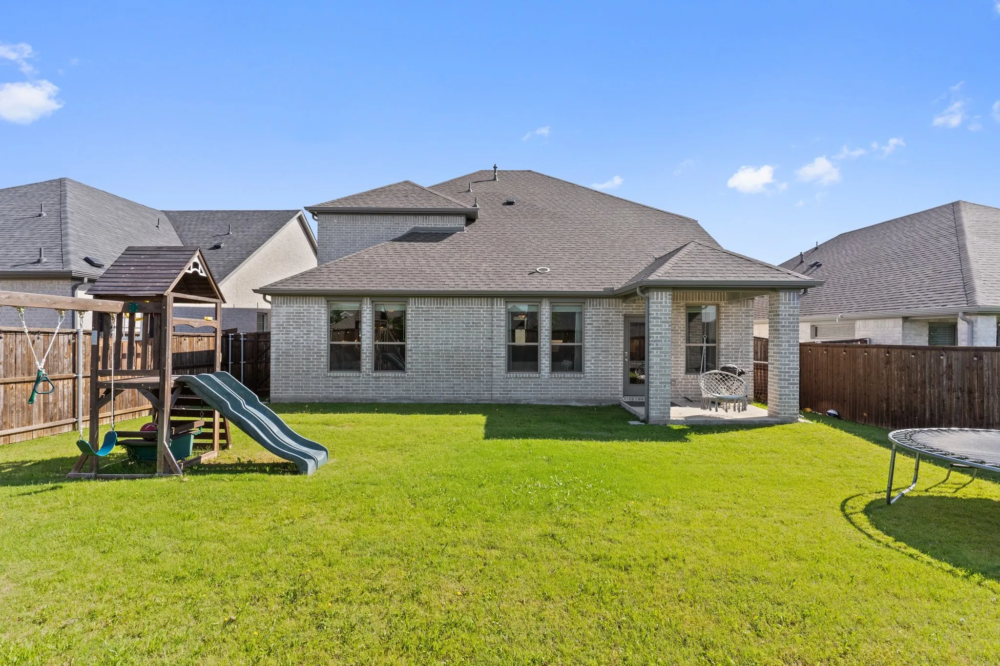 SPACIOUS BACKYARD