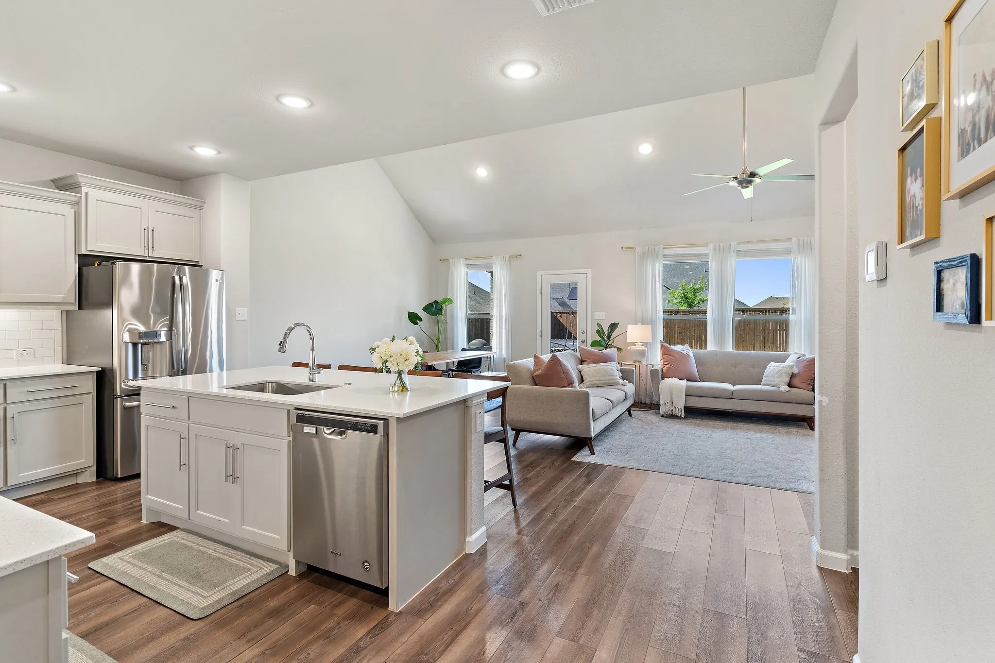 Single Family Residence For Rent in Collin County , 132 Chase Creek Drive, Lavon, Texas 75166, 4 Bedroom, 3 Bathroom, 2 Garage spaces, 2,950 Sqft, built in 2020, mls#21337796, Real Estate Agent in Lavon, Homes For Rent in Collin county, Homes For Rent in Lavon, Realtor in Lavon Texas, Real Estate Brokerage Independent Realty Texas, Luminita Cordes Realtor