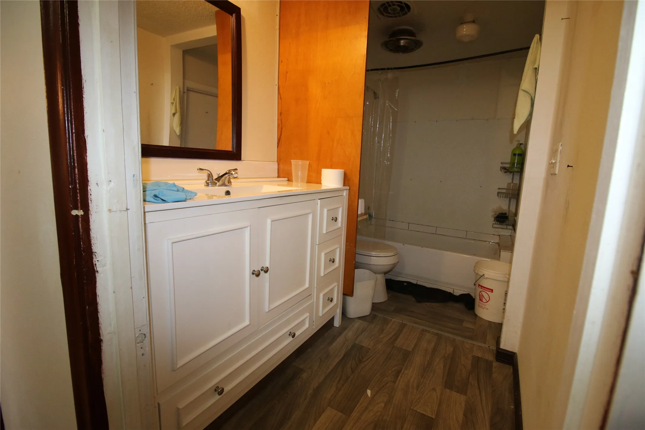 Single Family Residence For Sale in Grayson County , 2110 Duchess Drive, Sherman, Texas 75090, 3 Bedrooms, 2 Bathrooms, Garage spaces, 923 Sqft, built in 1967, Price $145,000, mls#21343201, Real Estate Agent in Sherman, Homes For Sale in Grayson county, Homes For Sale in Sherman, Realtor in Sherman Texas, Real Estate Brokerage Independent Realty Texas, Luminita Cordes Realtor