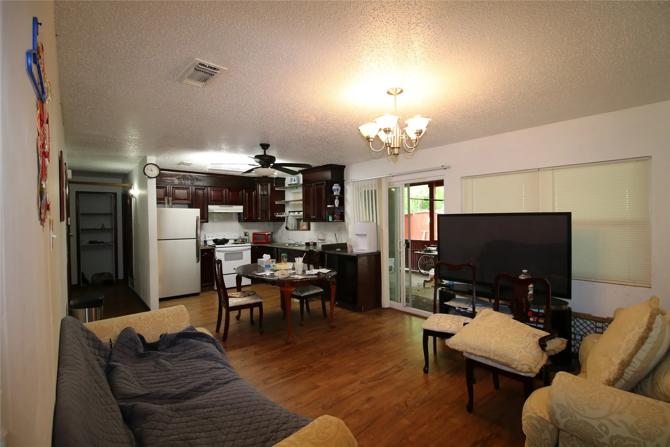 Single Family Residence For Sale in Grayson County , 2110 Duchess Drive, Sherman, Texas 75090, 3 Bedrooms, 2 Bathrooms, Garage spaces, 923 Sqft, built in 1967, Price $145,000, mls#21343201, Real Estate Agent in Sherman, Homes For Sale in Grayson county, Homes For Sale in Sherman, Realtor in Sherman Texas, Real Estate Brokerage Independent Realty Texas, Luminita Cordes Realtor