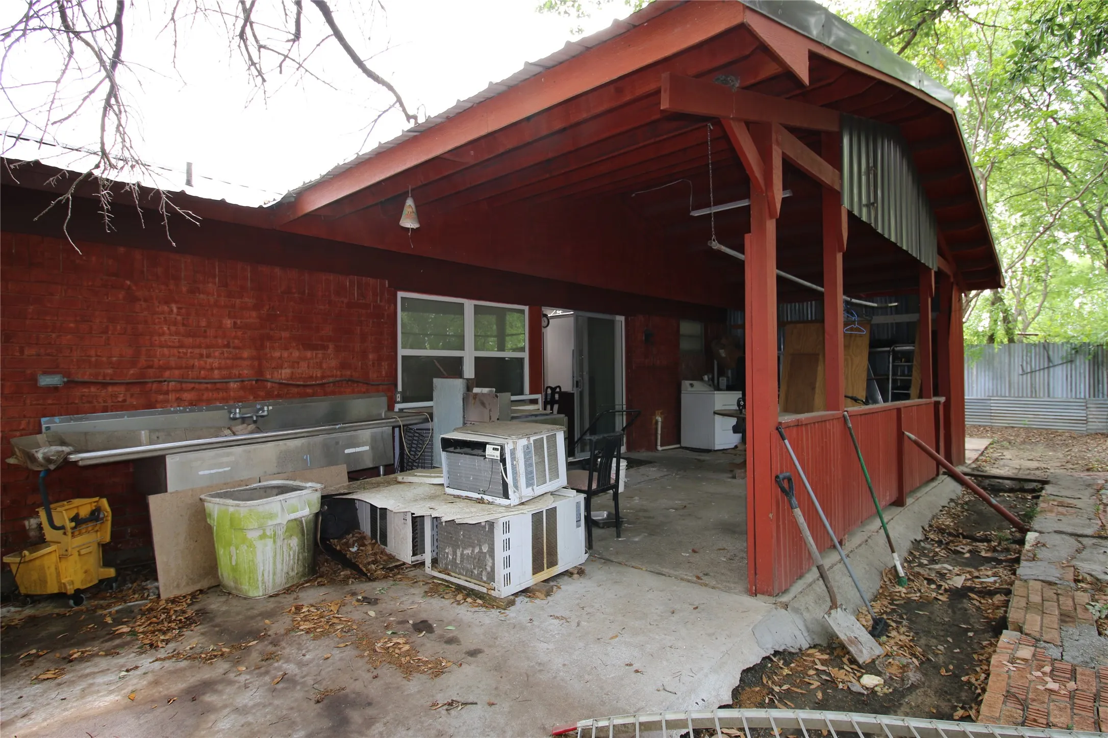 Single Family Residence For Sale in Grayson County , 2110 Duchess Drive, Sherman, Texas 75090, 3 Bedrooms, 2 Bathrooms, Garage spaces, 923 Sqft, built in 1967, Price $145,000, mls#21343201, Real Estate Agent in Sherman, Homes For Sale in Grayson county, Homes For Sale in Sherman, Realtor in Sherman Texas, Real Estate Brokerage Independent Realty Texas, Luminita Cordes Realtor