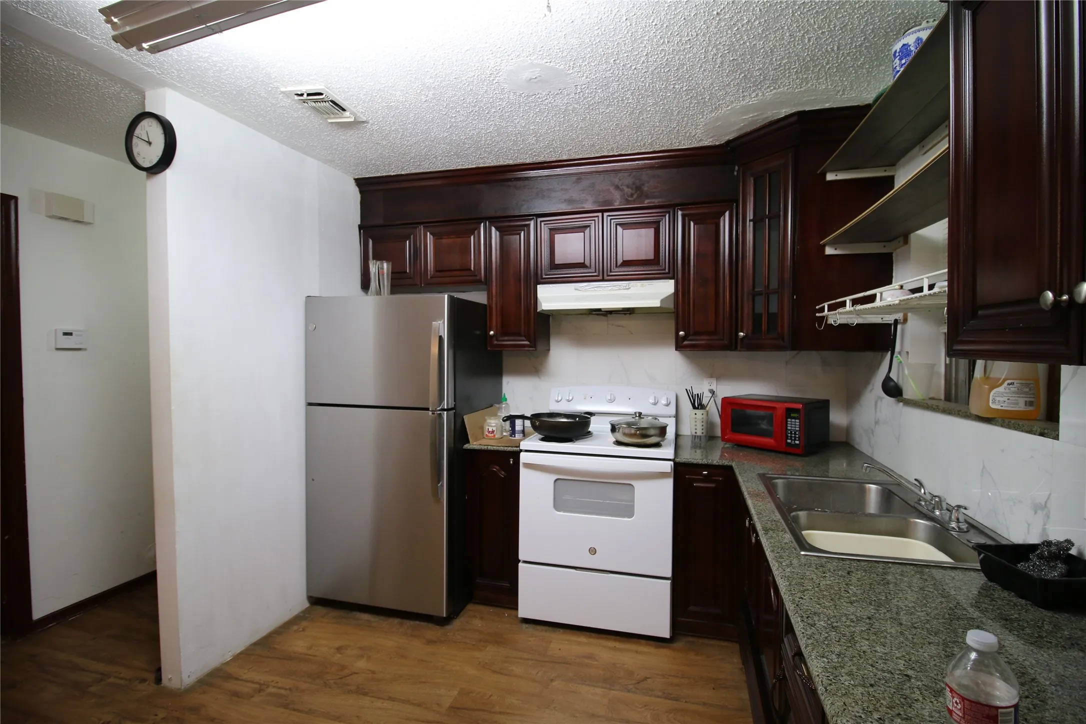 Single Family Residence For Sale in Grayson County , 2110 Duchess Drive, Sherman, Texas 75090, 3 Bedrooms, 2 Bathrooms, Garage spaces, 923 Sqft, built in 1967, Price $145,000, mls#21343201, Real Estate Agent in Sherman, Homes For Sale in Grayson county, Homes For Sale in Sherman, Realtor in Sherman Texas, Real Estate Brokerage Independent Realty Texas, Luminita Cordes Realtor