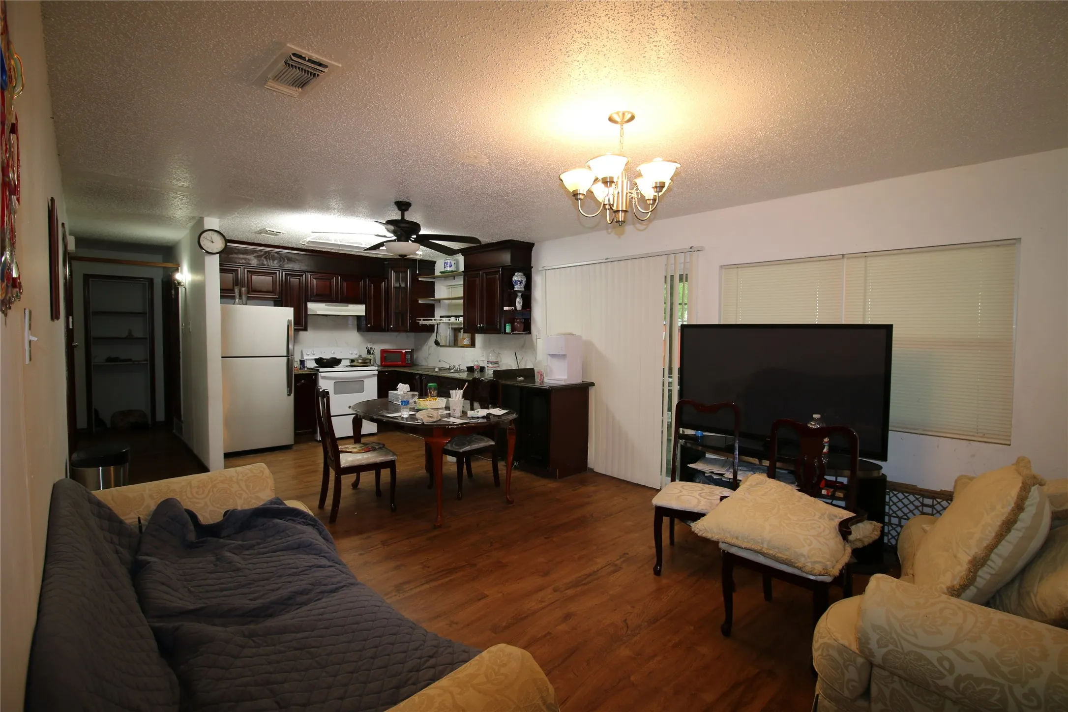 Single Family Residence For Sale in Grayson County , 2110 Duchess Drive, Sherman, Texas 75090, 3 Bedrooms, 2 Bathrooms, Garage spaces, 923 Sqft, built in 1967, Price $145,000, mls#21343201, Real Estate Agent in Sherman, Homes For Sale in Grayson county, Homes For Sale in Sherman, Realtor in Sherman Texas, Real Estate Brokerage Independent Realty Texas, Luminita Cordes Realtor
