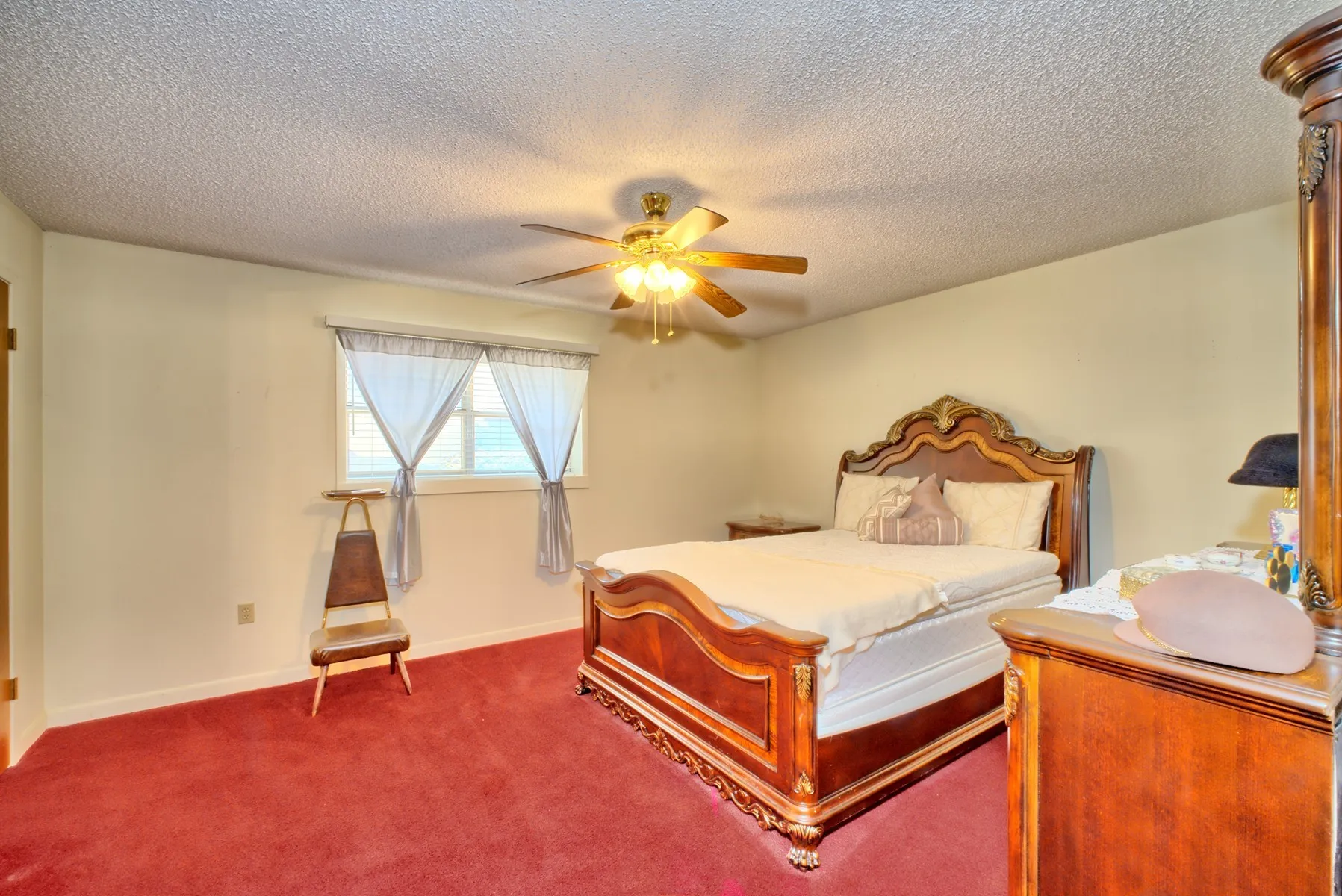 Single Family Residence For Sale in Sabine (TX) County , 731 Pecan Estates Loop, Hemphill, Texas 75948, 3 Bedroom, 3 Bathroom, 4 Garage spaces, 1,824 Sqft, built in 1985, mls#21343105, Real Estate Agent in Hemphill, Homes For Sale in Sabine (TX) county, Homes For Sale in Hemphill, Realtor in Hemphill Texas, Real Estate Brokerage Independent Realty Texas, Luminita Cordes Realtor