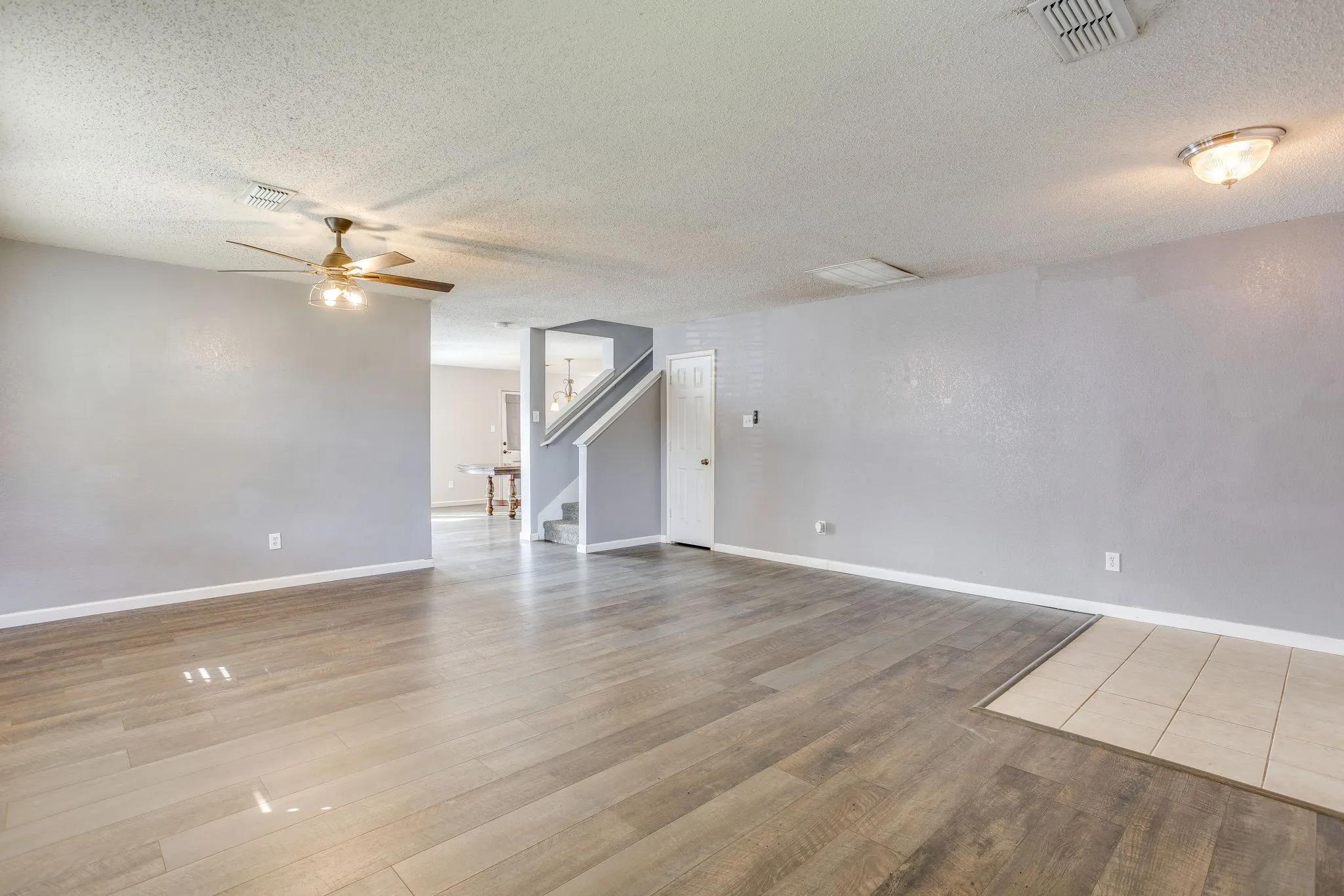Single Family Residence For Sale in Johnson County , 2521 Buffalo Run, Burleson, Texas 76028, 3 Bedroom, 3 Bathroom, 2 Garage spaces, 2,568 Sqft, built in 2004, mls#21343216, Real Estate Agent in Burleson, Homes For Sale in Johnson county, Homes For Sale in Burleson, Realtor in Burleson Texas, Real Estate Brokerage Independent Realty Texas, Luminita Cordes Realtor