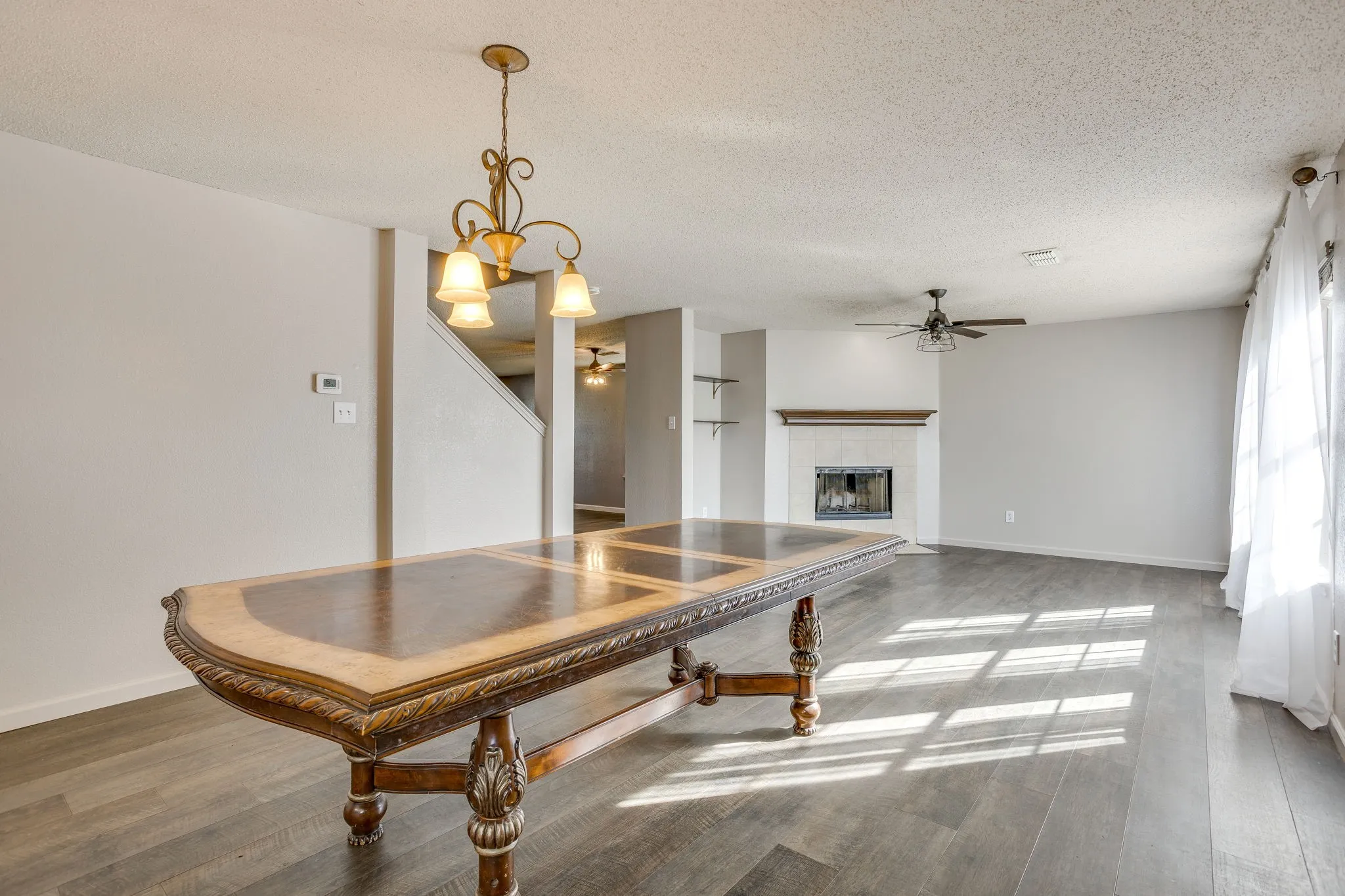 Single Family Residence For Sale in Johnson County , 2521 Buffalo Run, Burleson, Texas 76028, 3 Bedroom, 3 Bathroom, 2 Garage spaces, 2,568 Sqft, built in 2004, mls#21343216, Real Estate Agent in Burleson, Homes For Sale in Johnson county, Homes For Sale in Burleson, Realtor in Burleson Texas, Real Estate Brokerage Independent Realty Texas, Luminita Cordes Realtor