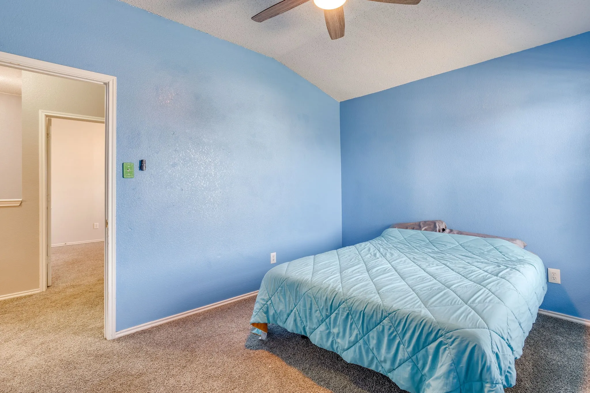 Single Family Residence For Sale in Johnson County , 2521 Buffalo Run, Burleson, Texas 76028, 3 Bedroom, 3 Bathroom, 2 Garage spaces, 2,568 Sqft, built in 2004, mls#21343216, Real Estate Agent in Burleson, Homes For Sale in Johnson county, Homes For Sale in Burleson, Realtor in Burleson Texas, Real Estate Brokerage Independent Realty Texas, Luminita Cordes Realtor