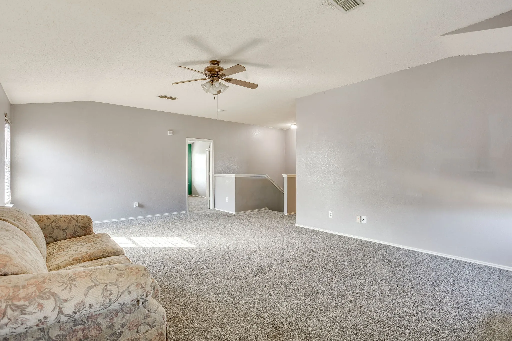 Single Family Residence For Sale in Johnson County , 2521 Buffalo Run, Burleson, Texas 76028, 3 Bedroom, 3 Bathroom, 2 Garage spaces, 2,568 Sqft, built in 2004, mls#21343216, Real Estate Agent in Burleson, Homes For Sale in Johnson county, Homes For Sale in Burleson, Realtor in Burleson Texas, Real Estate Brokerage Independent Realty Texas, Luminita Cordes Realtor
