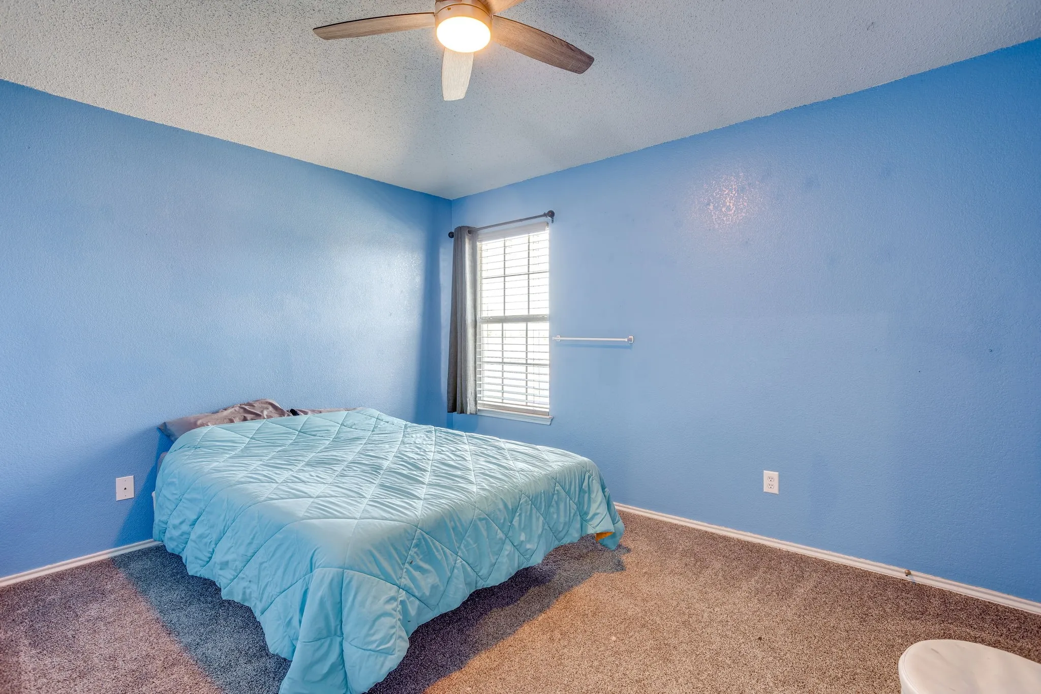 Single Family Residence For Sale in Johnson County , 2521 Buffalo Run, Burleson, Texas 76028, 3 Bedroom, 3 Bathroom, 2 Garage spaces, 2,568 Sqft, built in 2004, mls#21343216, Real Estate Agent in Burleson, Homes For Sale in Johnson county, Homes For Sale in Burleson, Realtor in Burleson Texas, Real Estate Brokerage Independent Realty Texas, Luminita Cordes Realtor